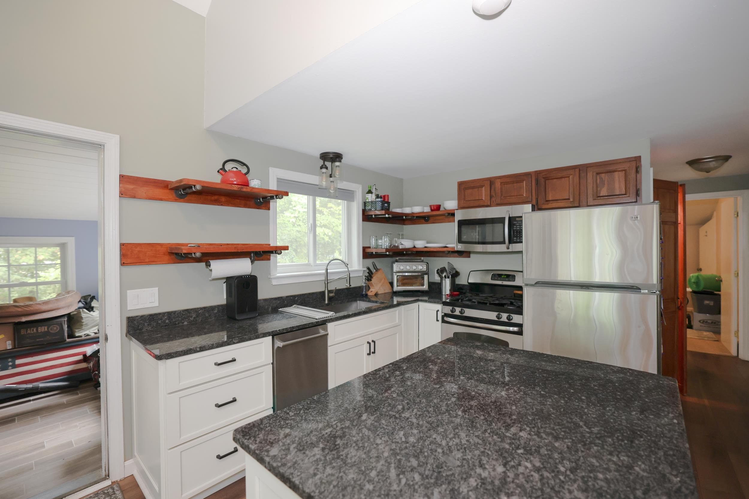 599 Tolend Road Property Photo 15