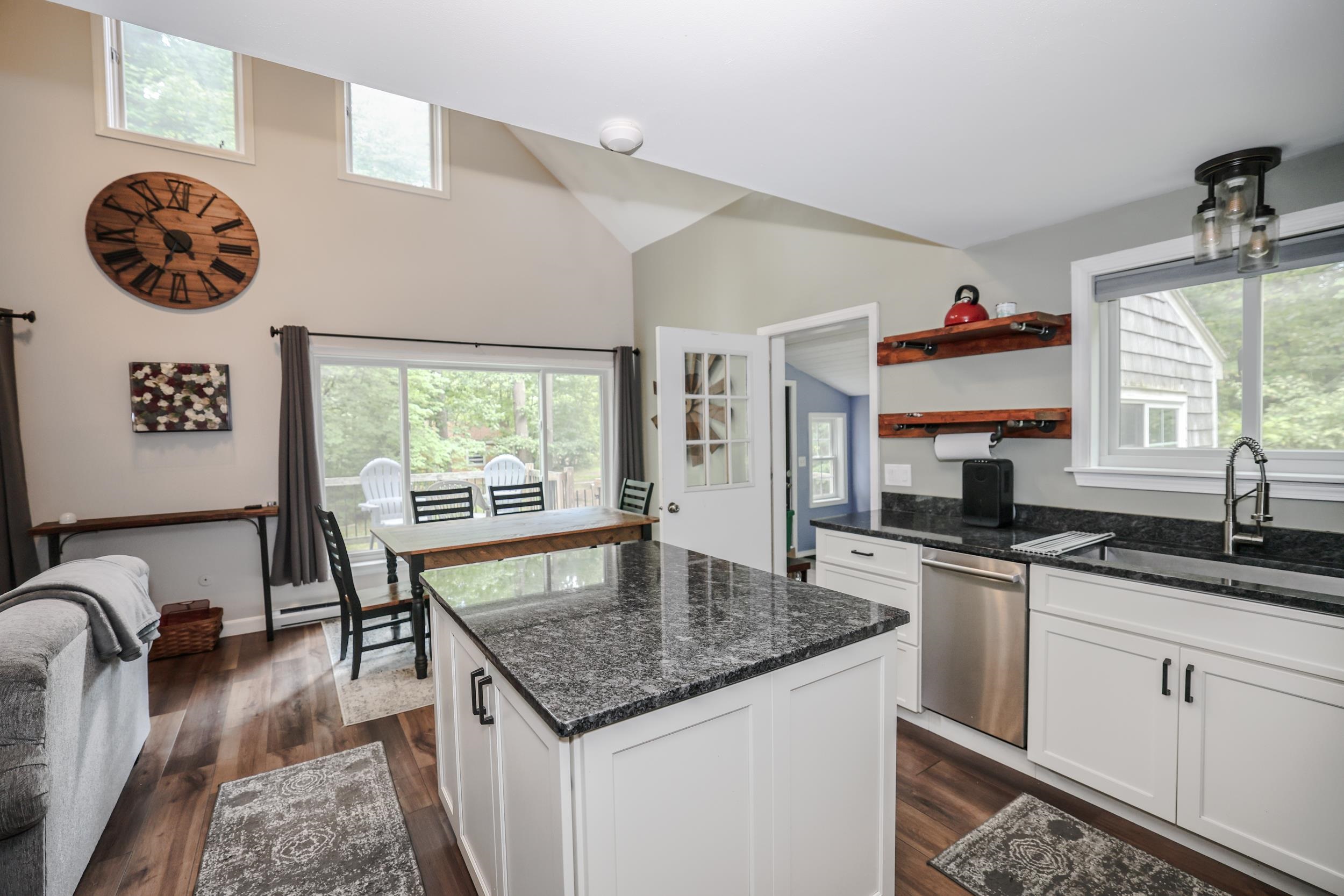 599 Tolend Road Property Photo 18