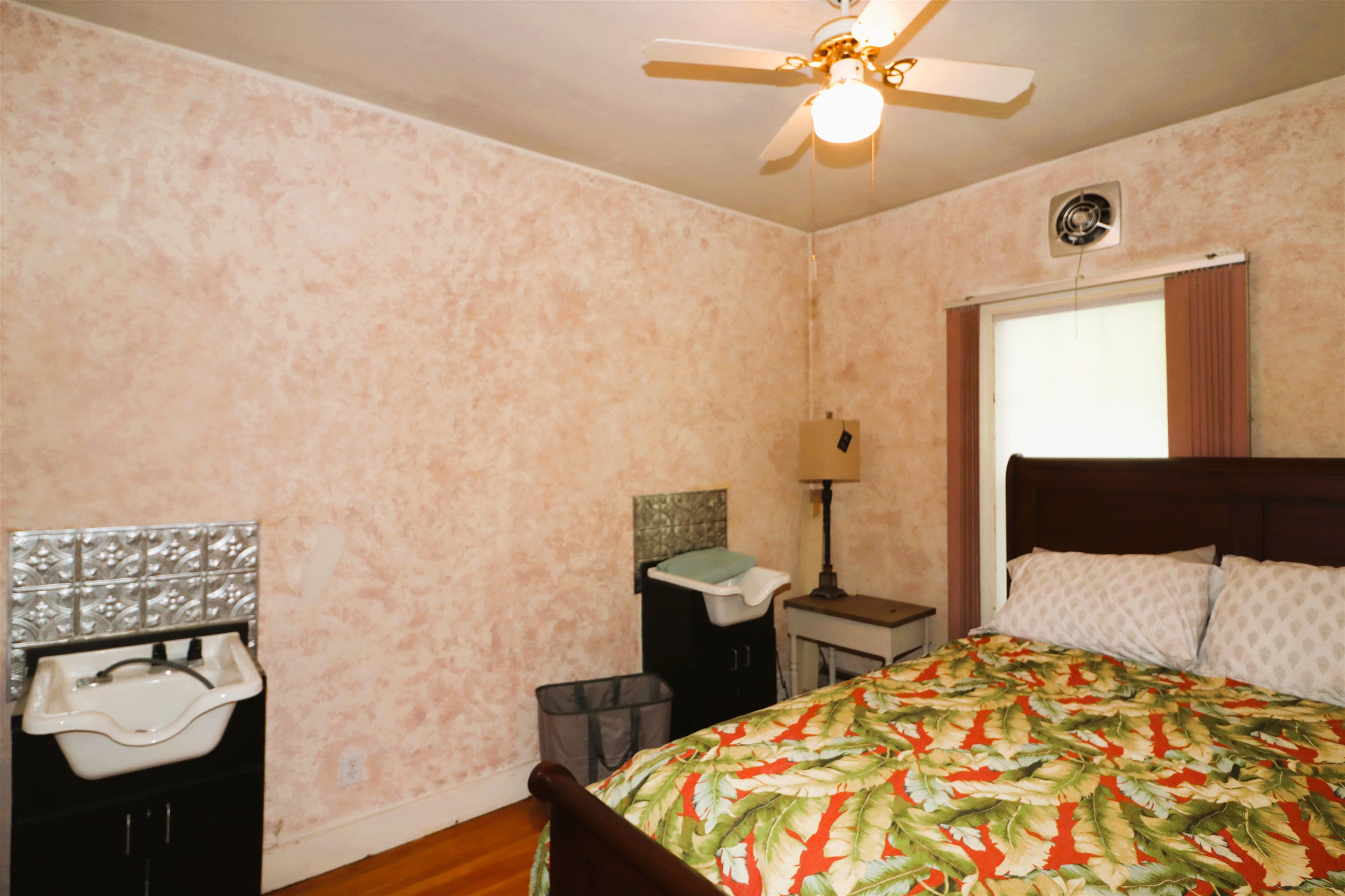 429 Main Street Property Photo 17
