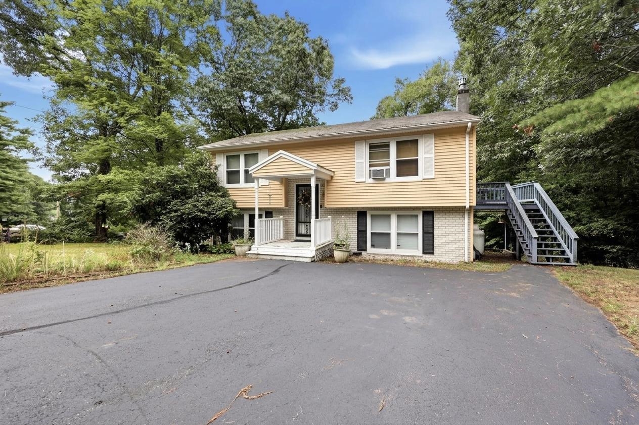29 Hersey Lane Property Photo 3