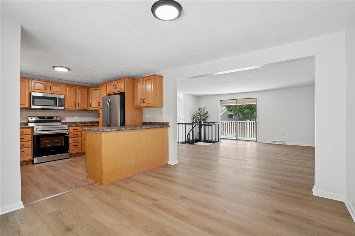 6 Black Oak Drive Property Photo 7