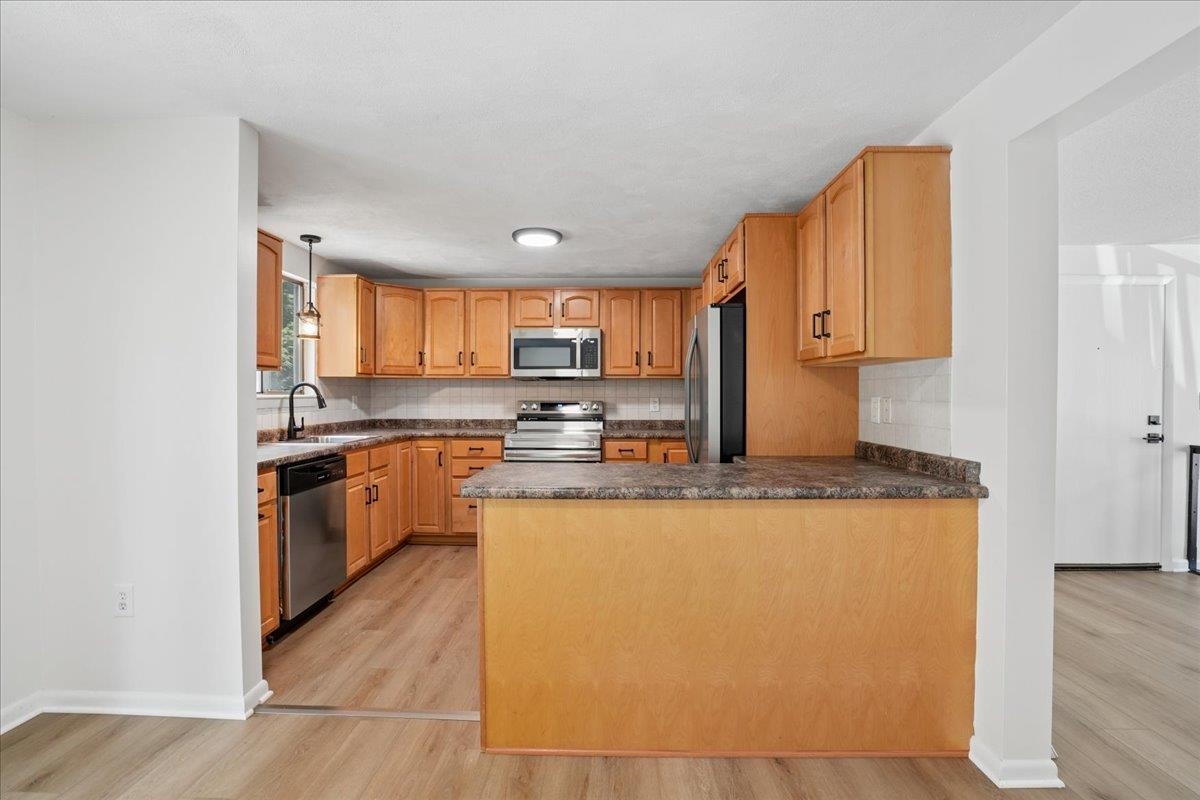 6 Black Oak Drive Property Photo 8