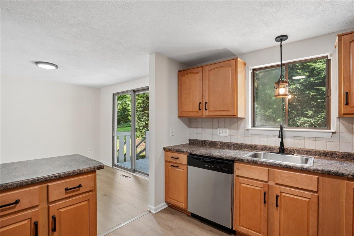 6 Black Oak Drive Property Photo 12