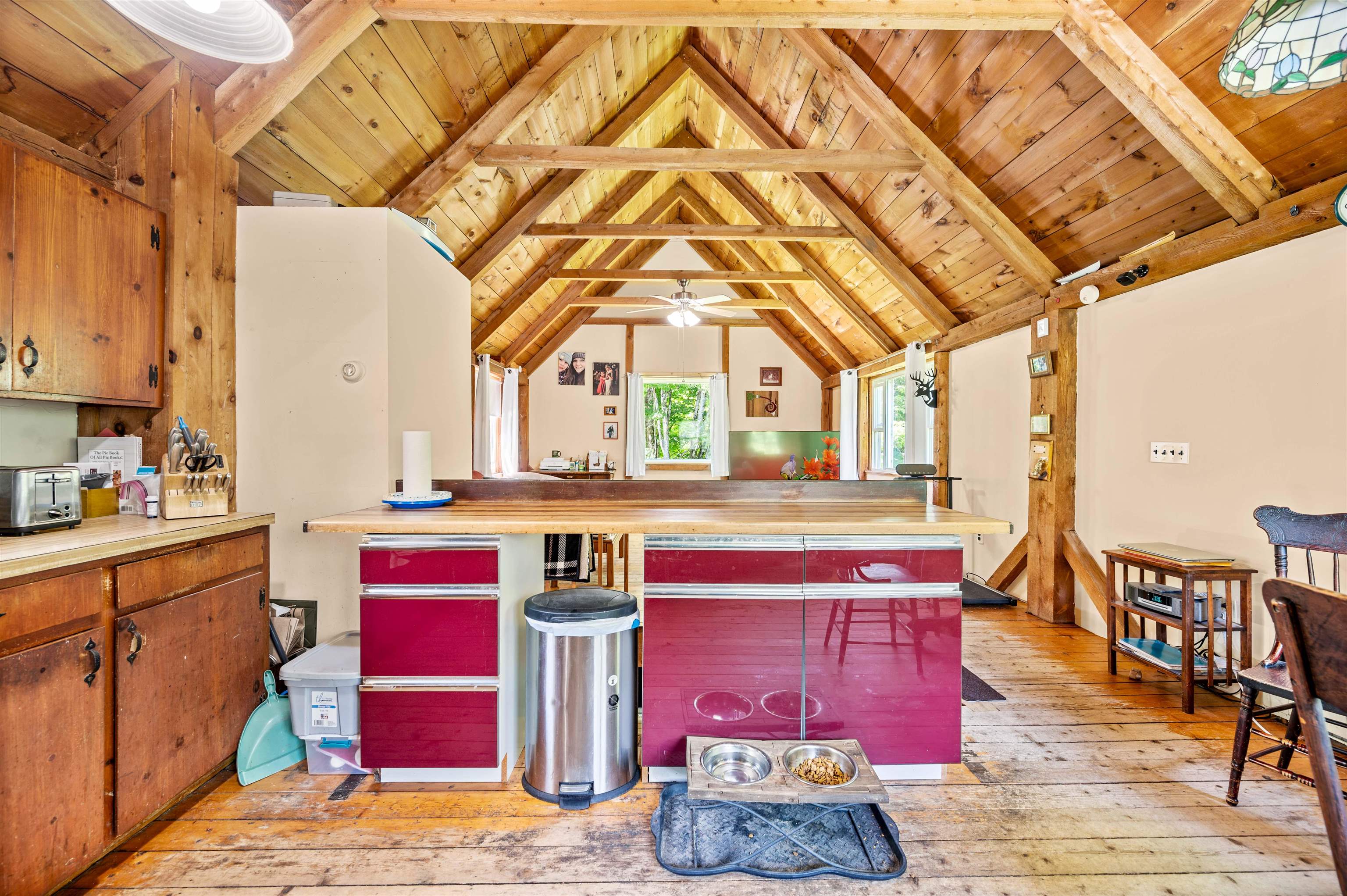 642 Hill Street Property Photo 4