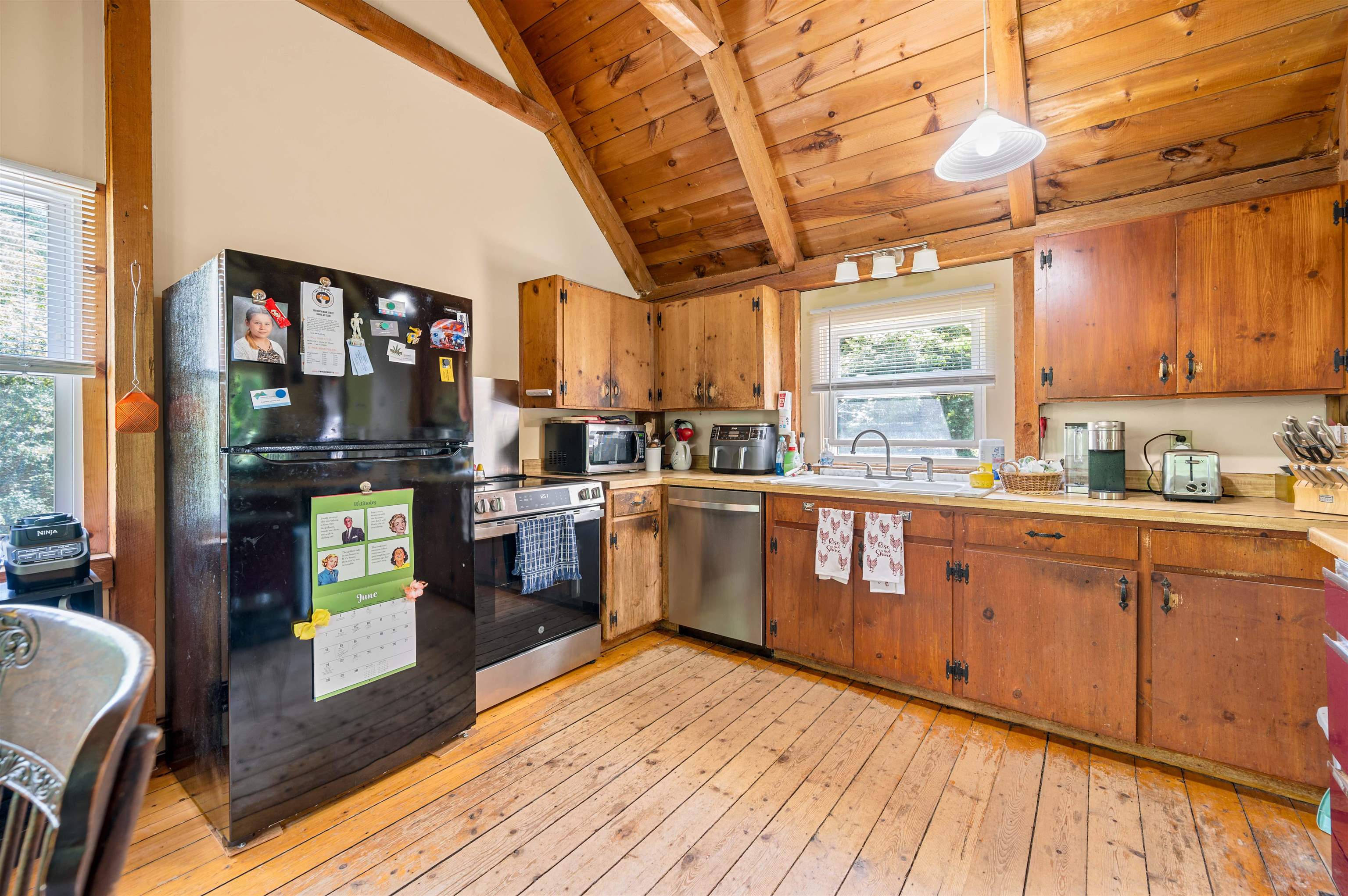 642 Hill Street Property Photo 7