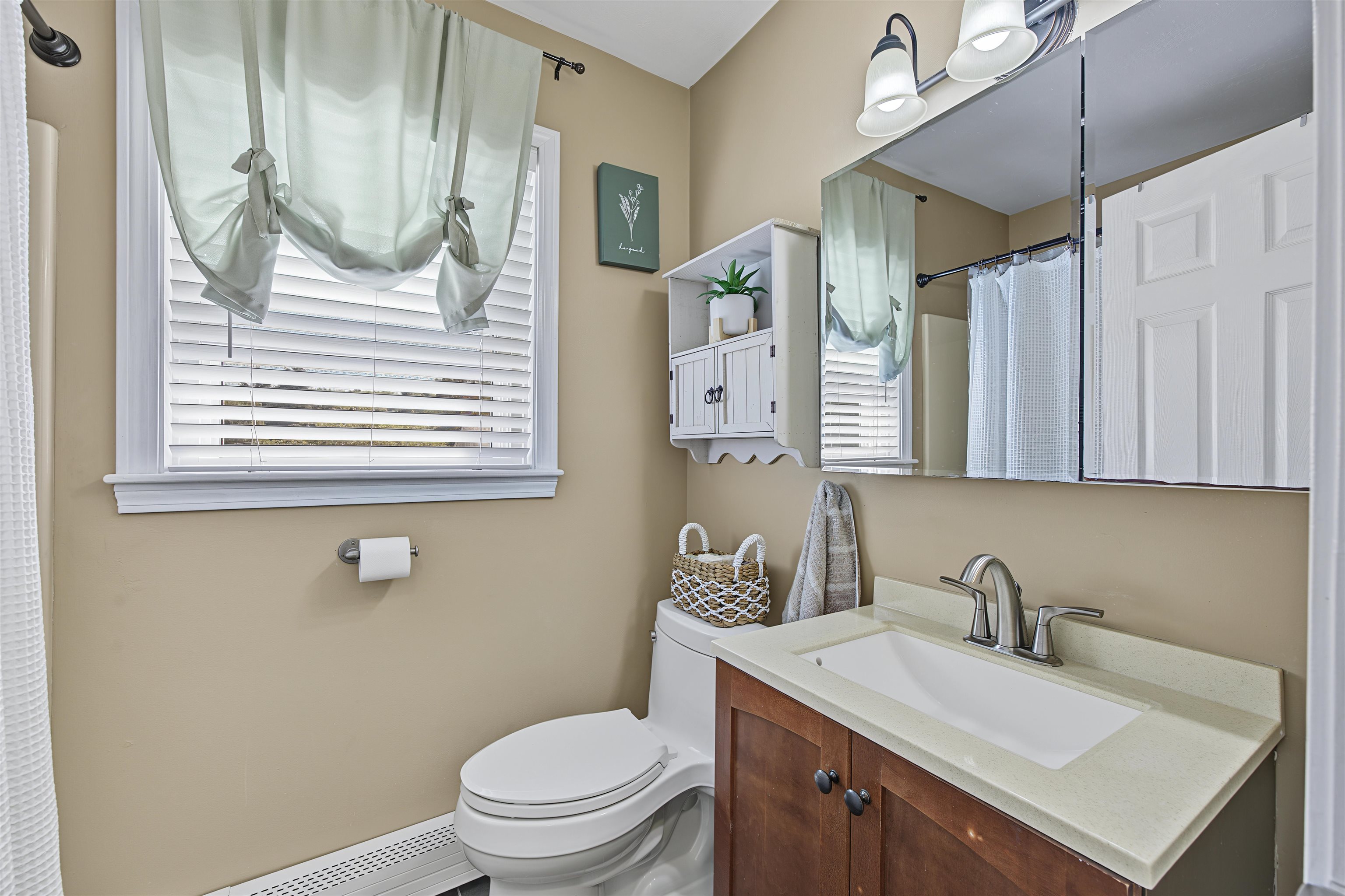 176 Stanton Street Property Photo 8
