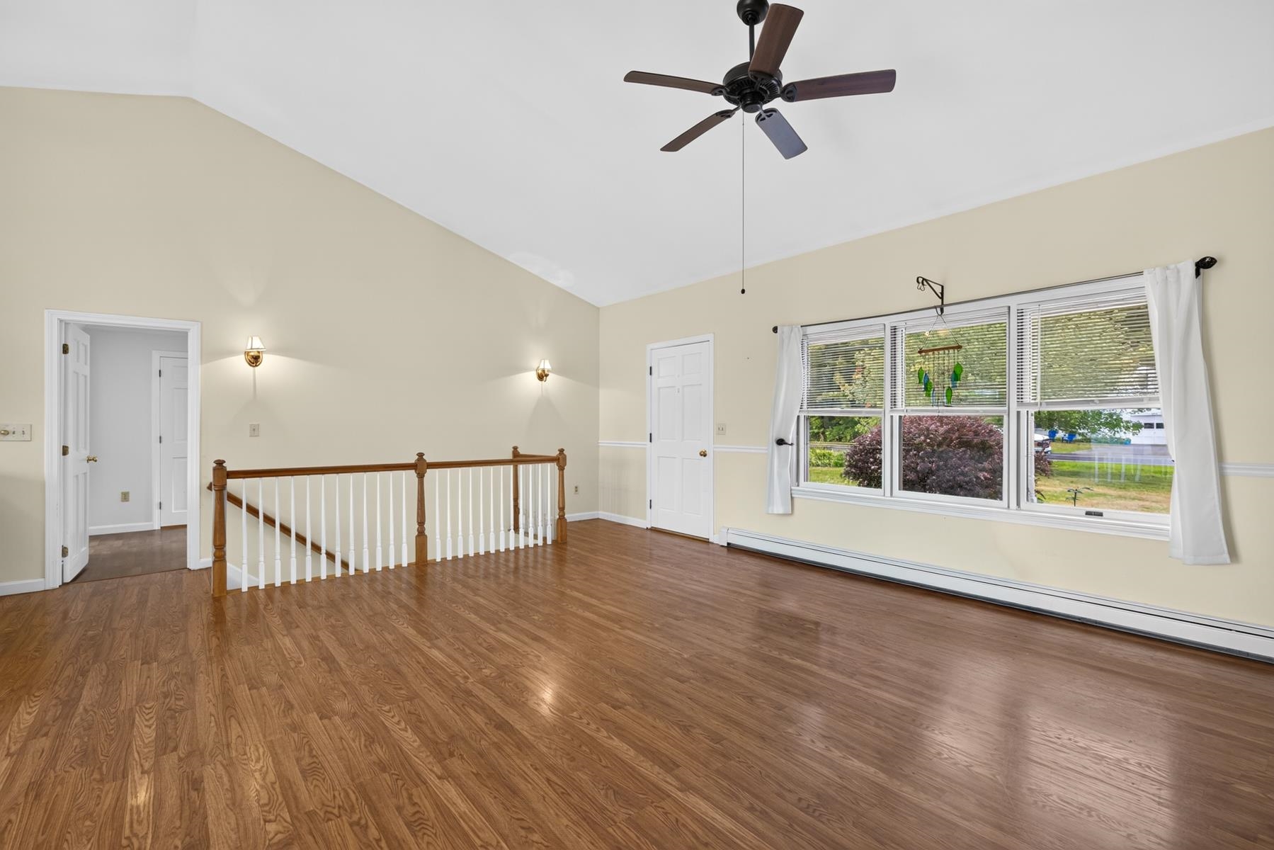 571 Silver Street Property Photo 7