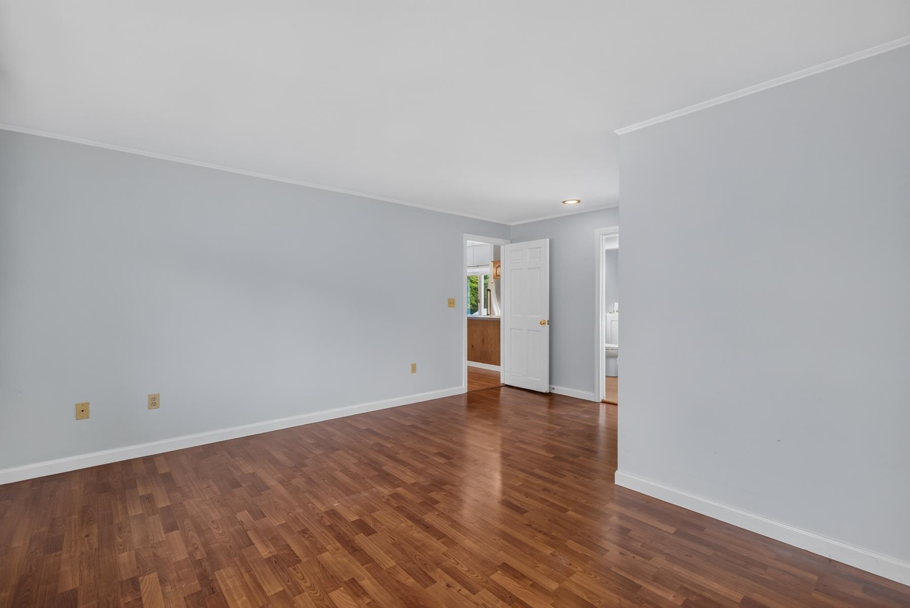 571 Silver Street Property Photo 17