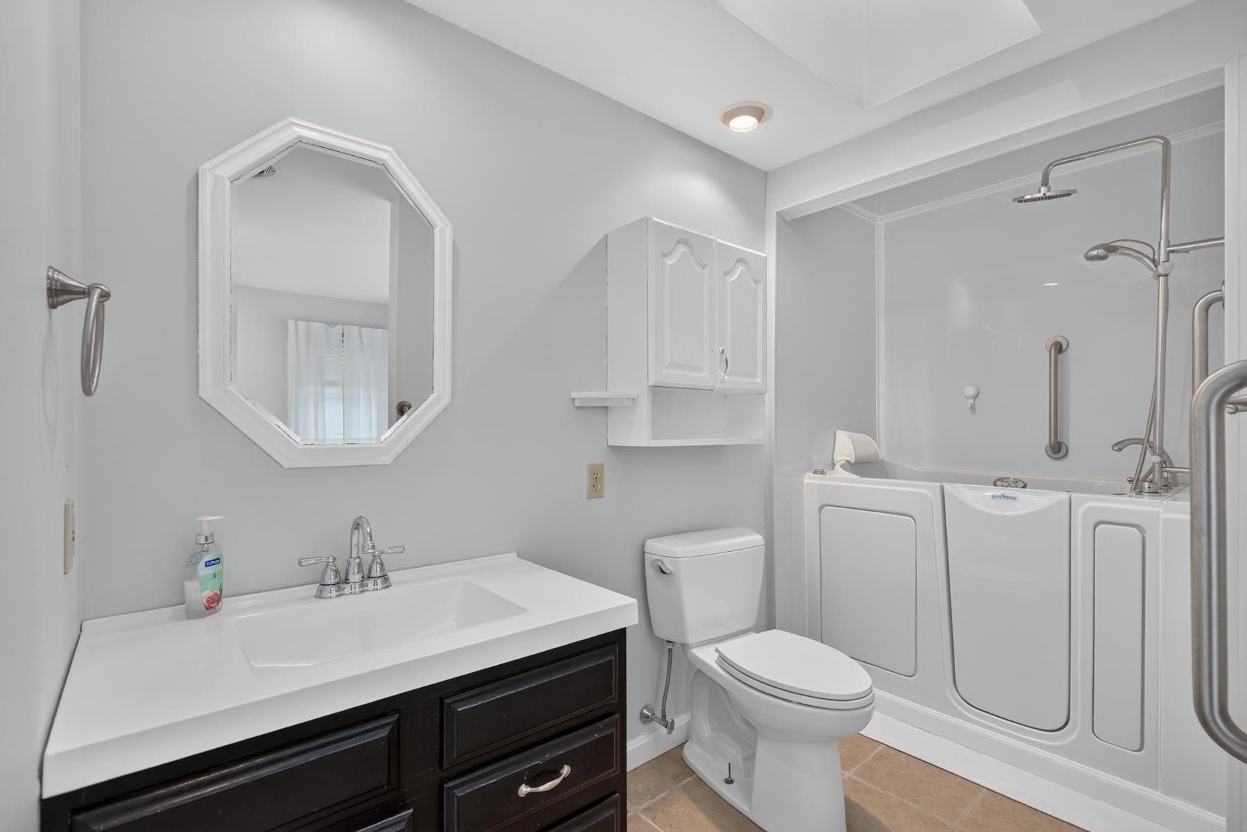 571 Silver Street Property Photo 18