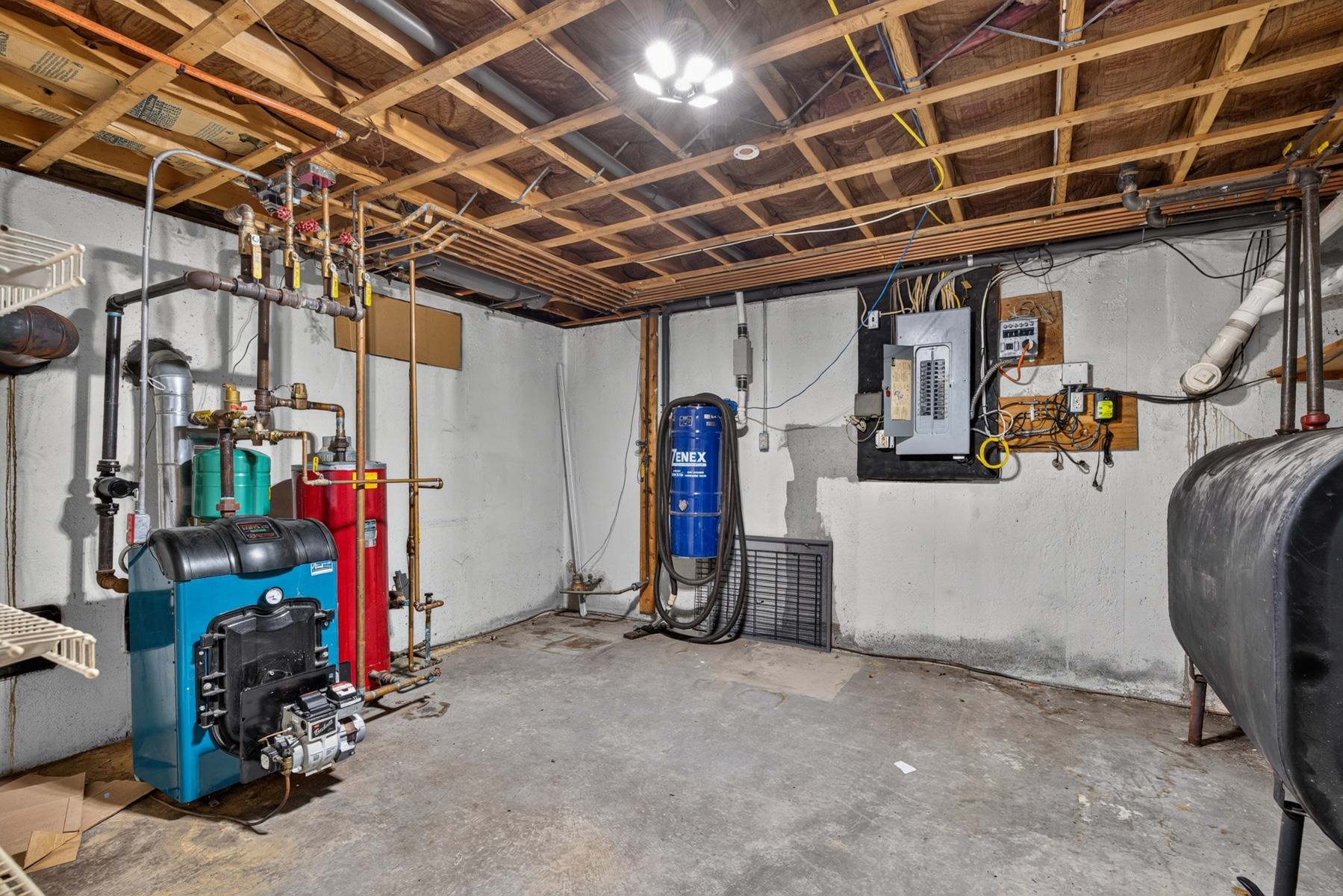 571 Silver Street Property Photo 36