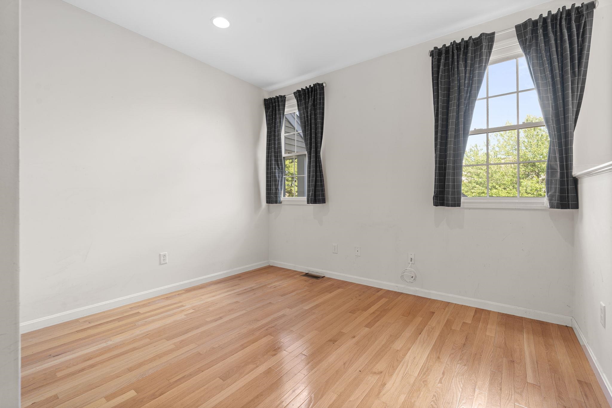 16 Edward Circle Property Photo 28