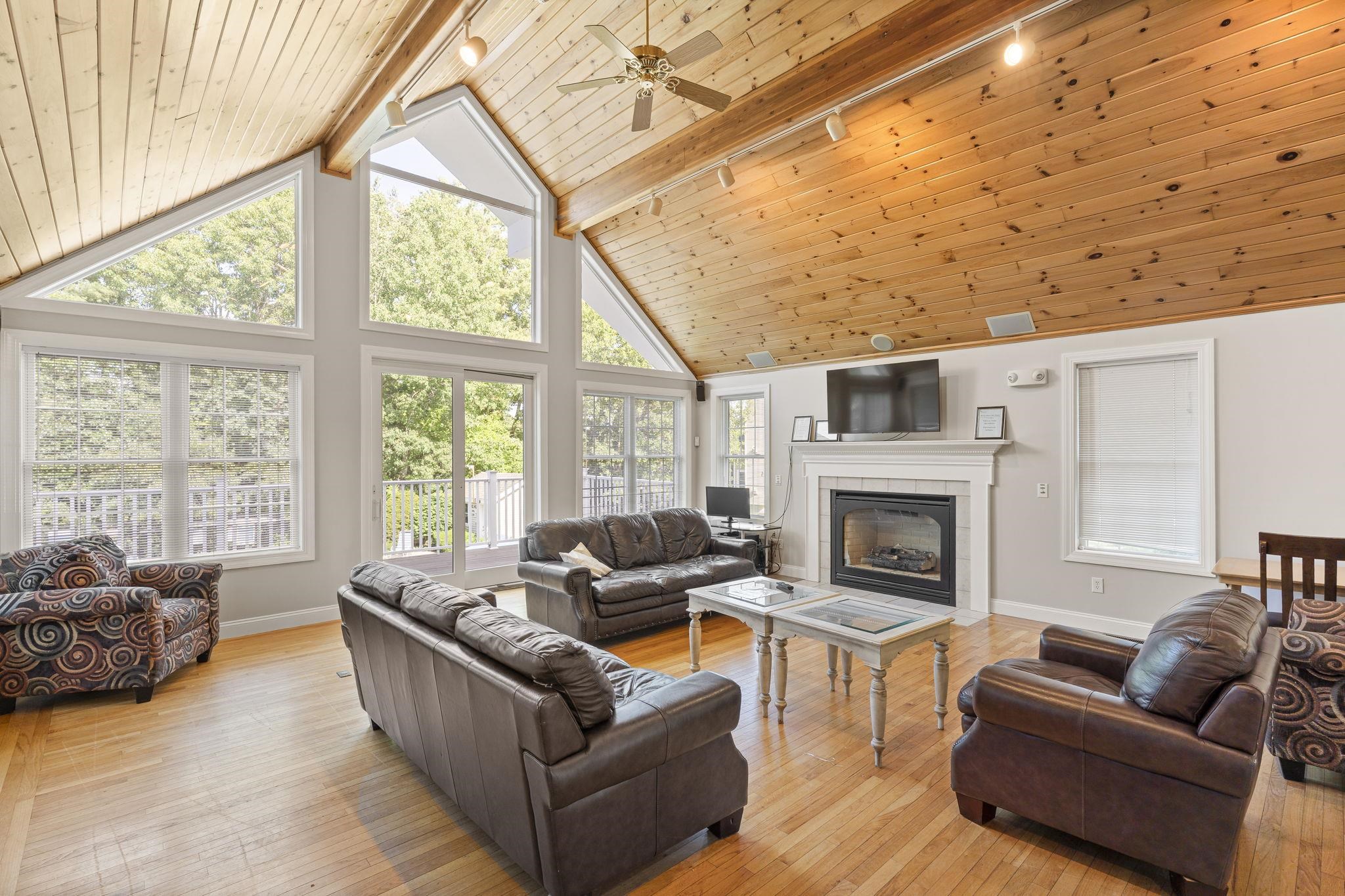 16 Edward Circle Property Photo 54