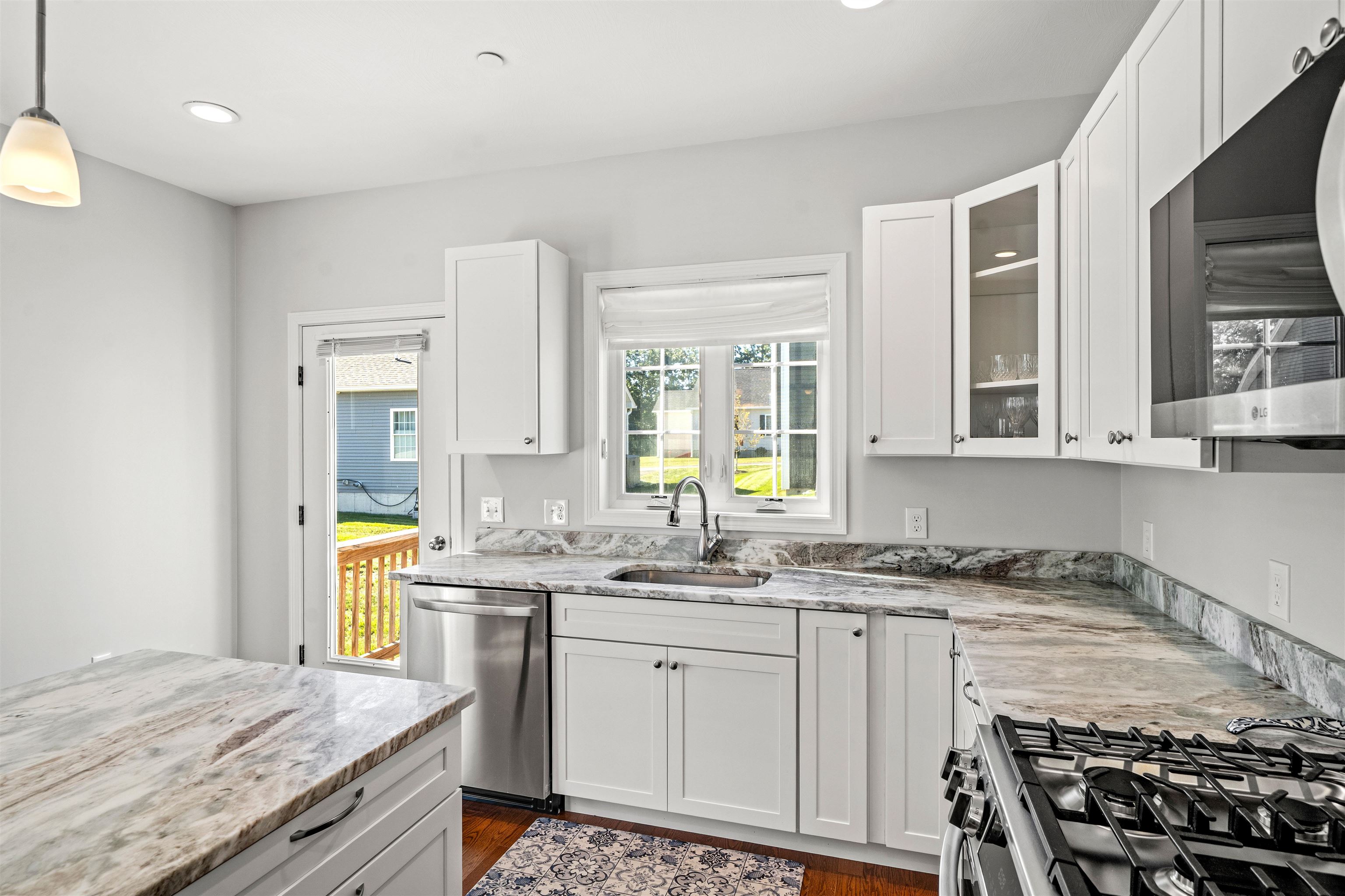 9 Venus Way Property Photo 5