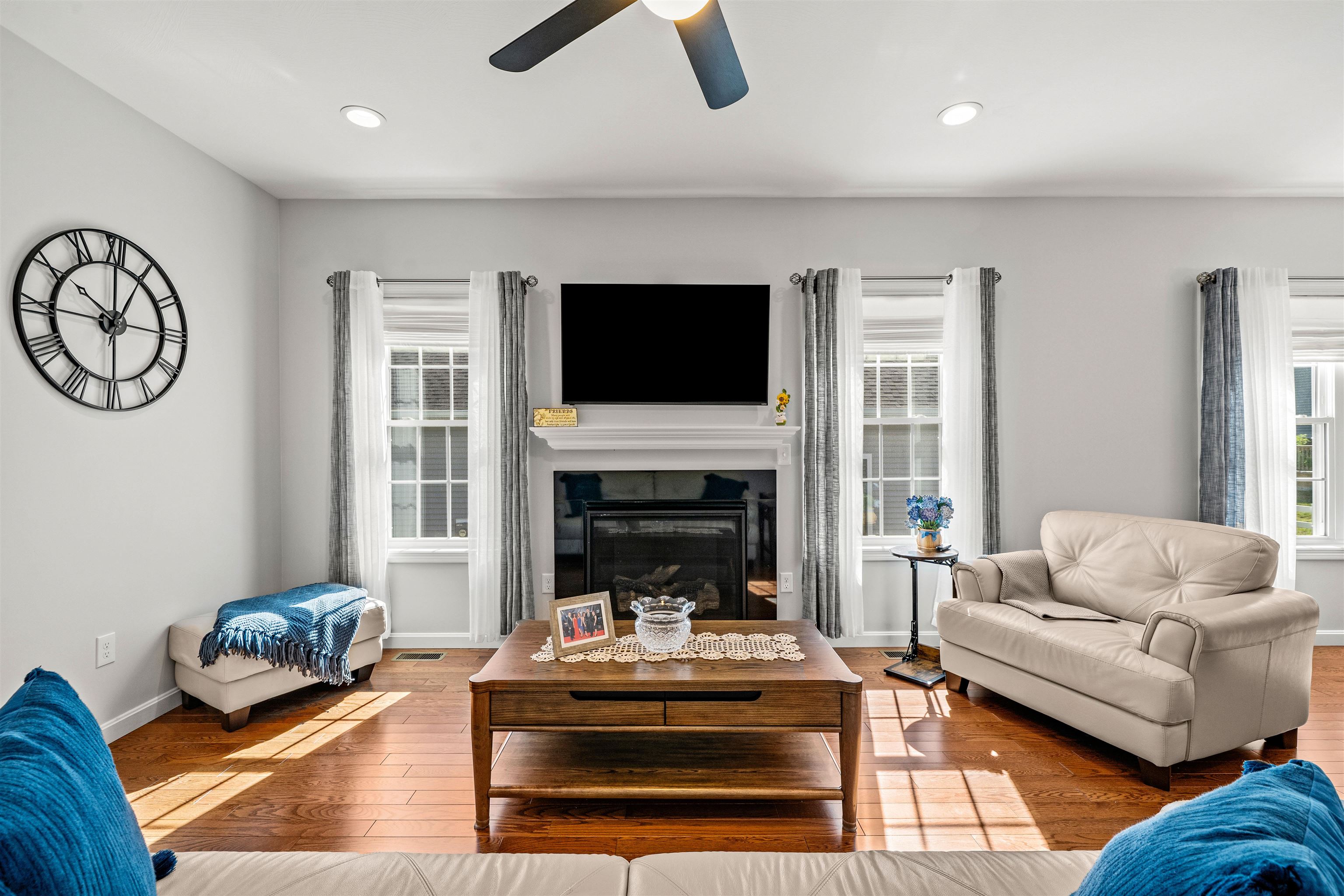9 Venus Way Property Photo 8