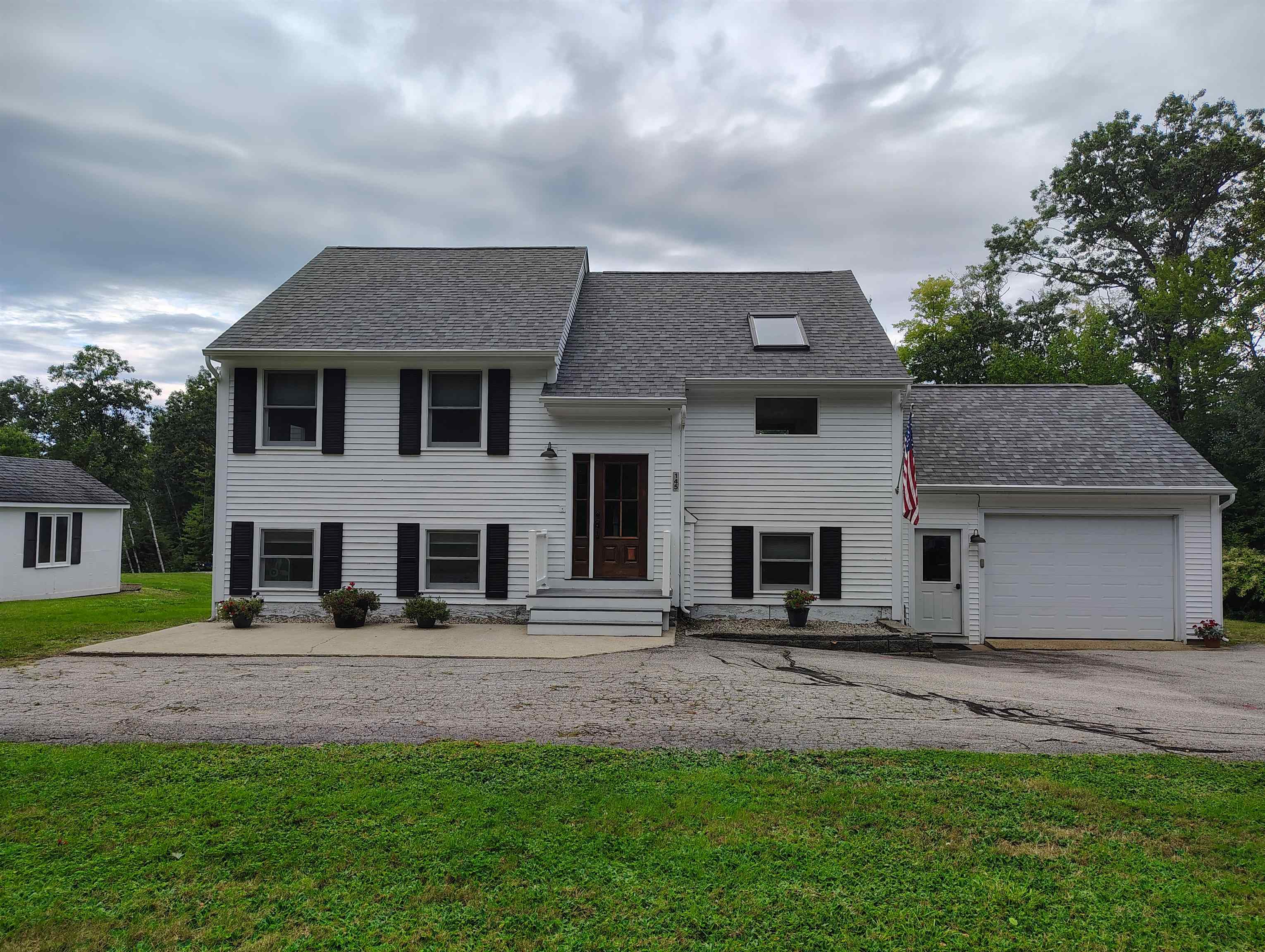 145 Wicom Street Property Photo 1