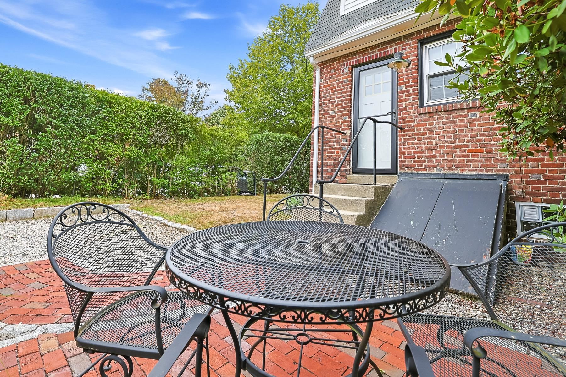 258 Raleigh Way Property Photo 6