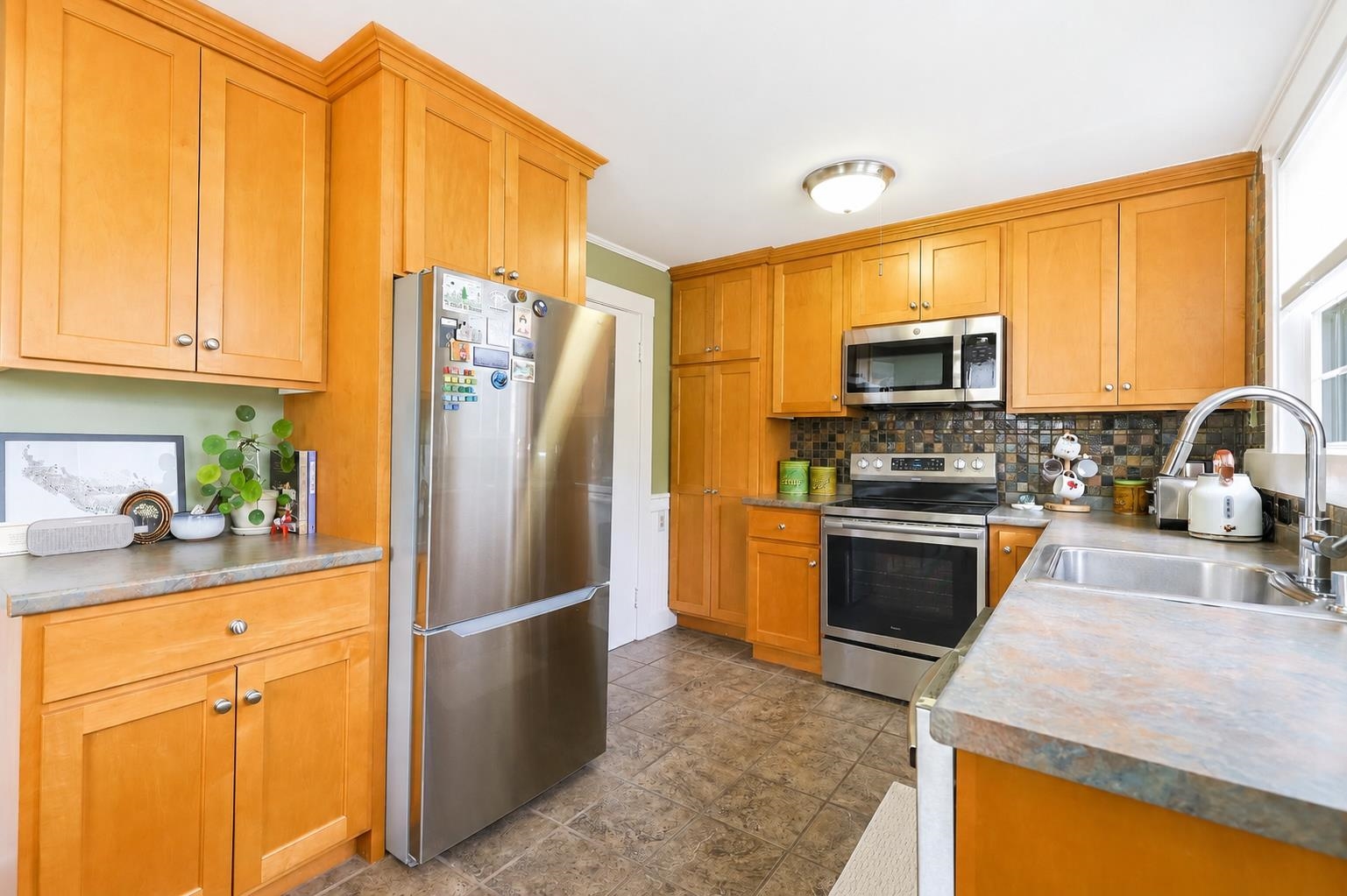 258 Raleigh Way Property Photo 8