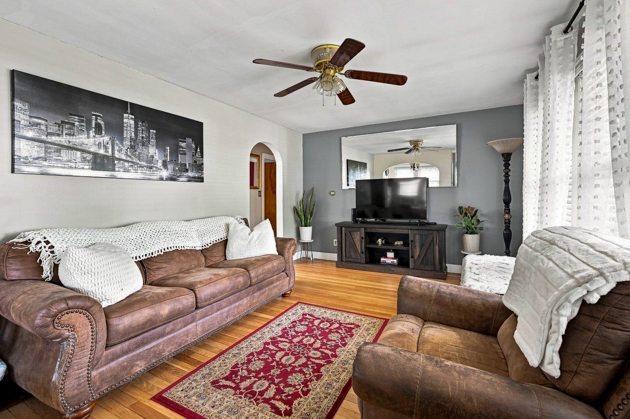 37 Adams Avenue Property Photo 9