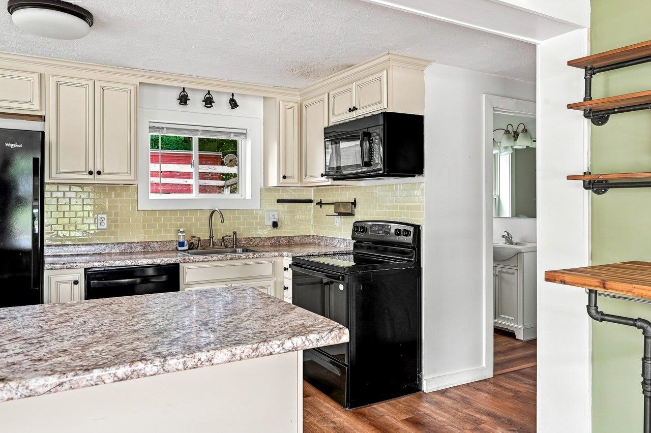 4 Cocheco Avenue Property Photo 4