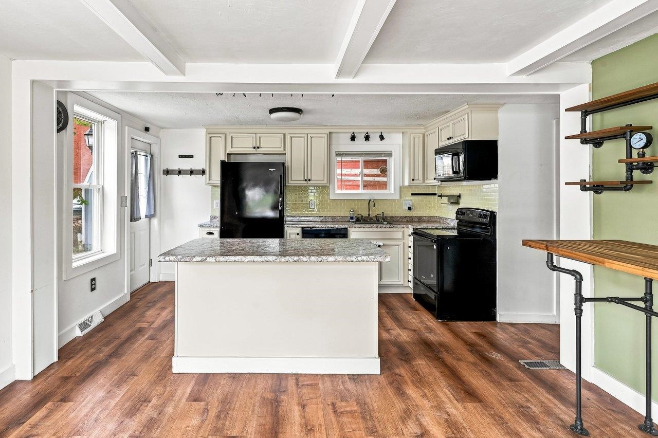 4 Cocheco Avenue Property Photo 6