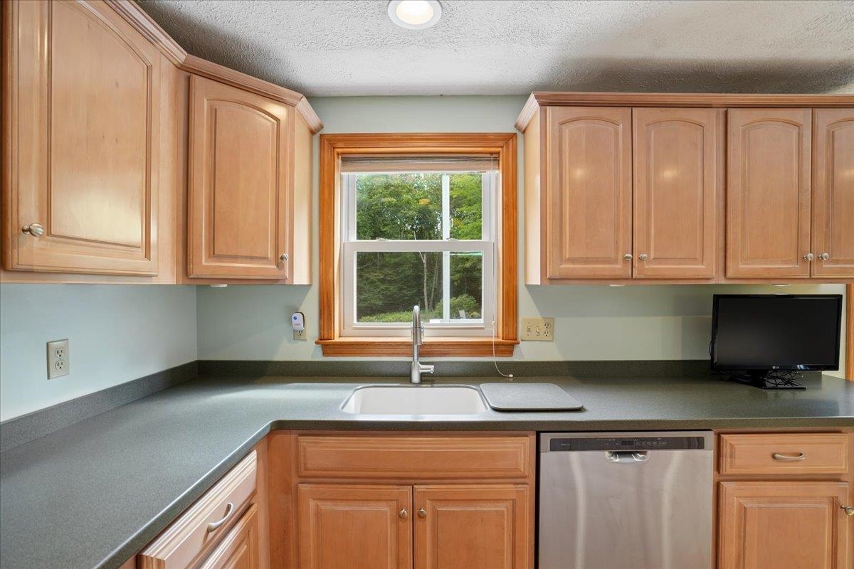 4 Debbie Street Property Photo 14