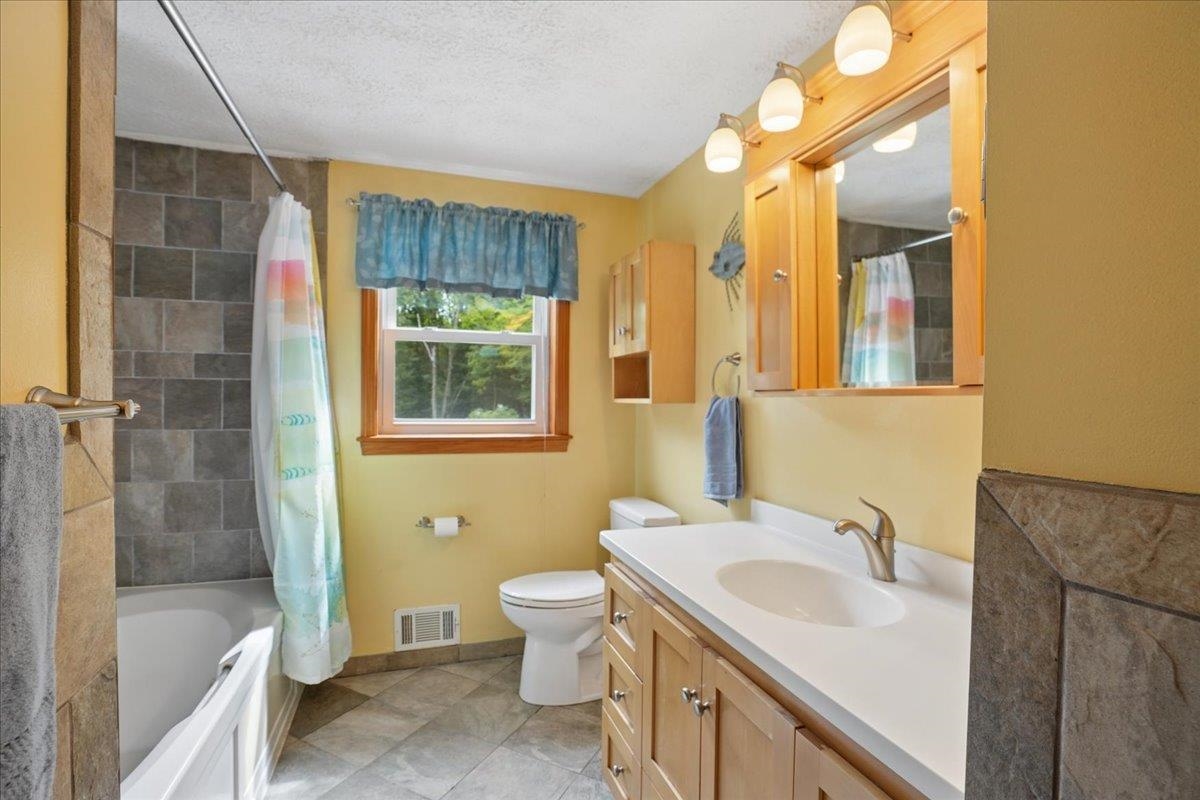 4 Debbie Street Property Photo 24