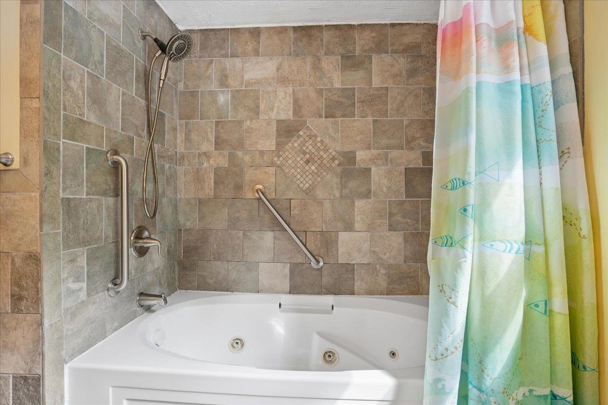 4 Debbie Street Property Photo 25