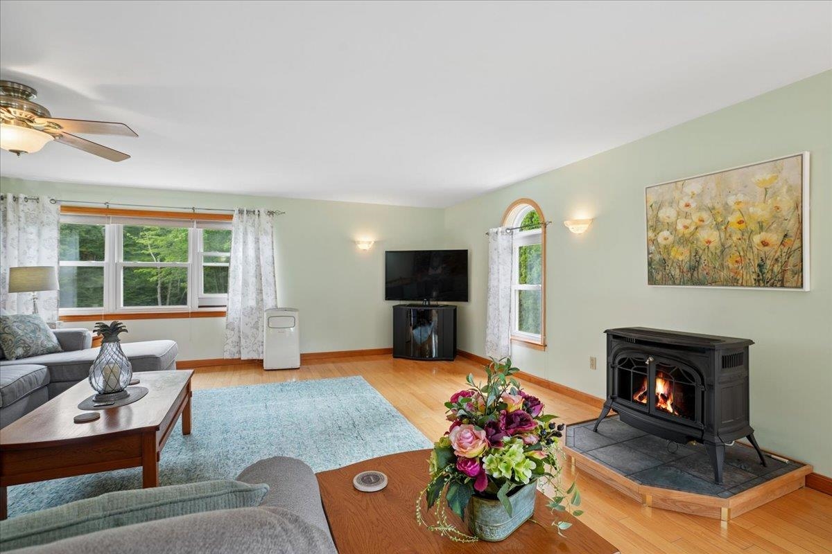 4 Debbie Street Property Photo 28