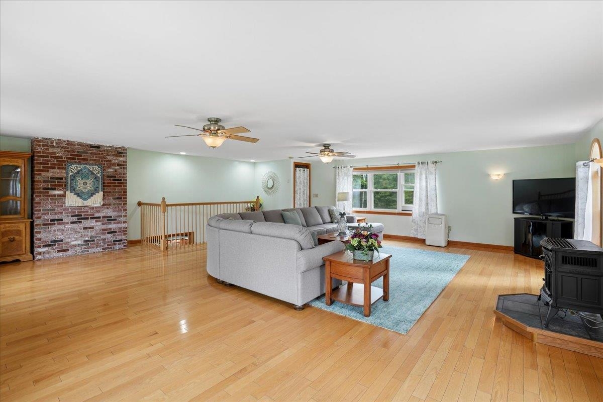 4 Debbie Street Property Photo 29