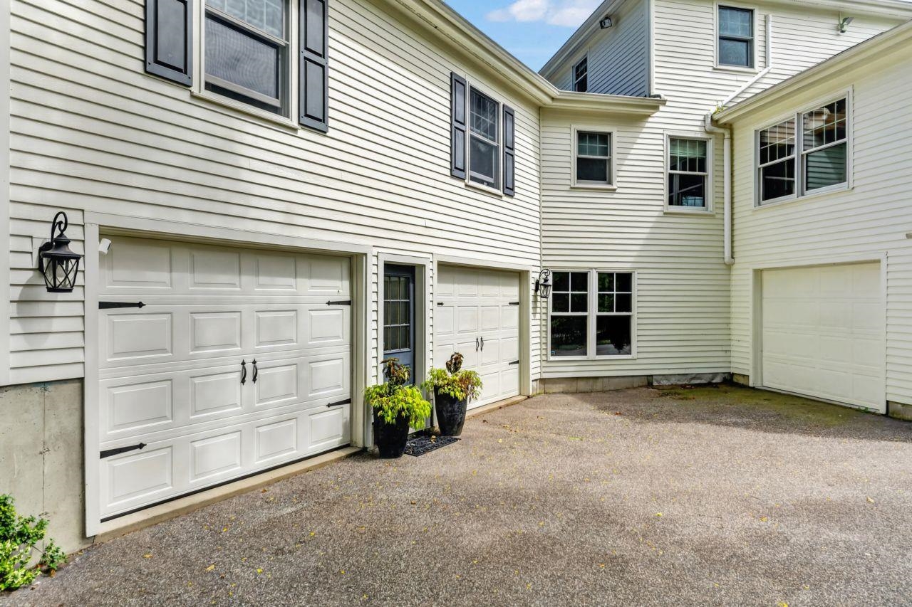 5 Roberta Drive Property Photo 6