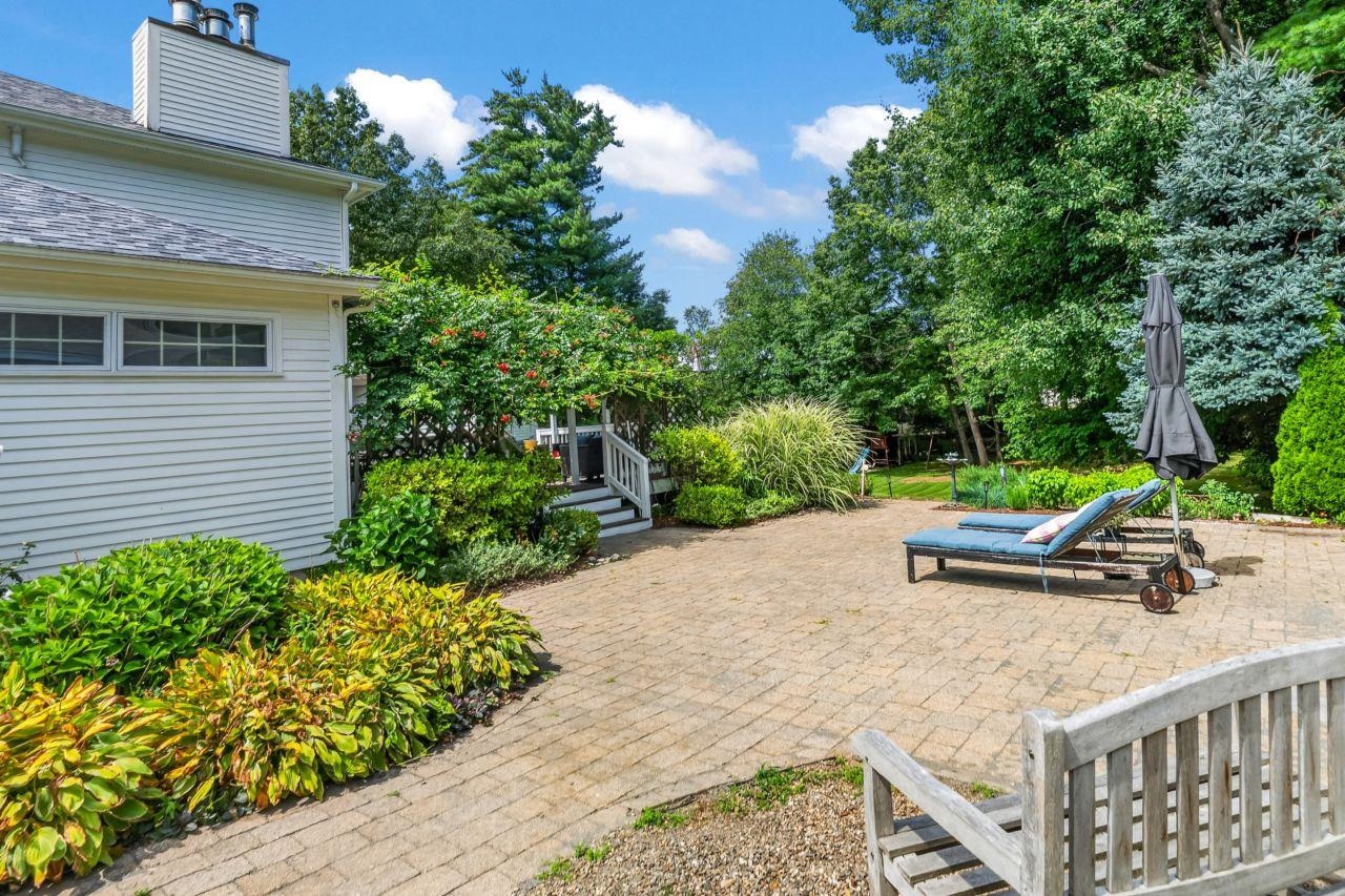 5 Roberta Drive Property Photo 16