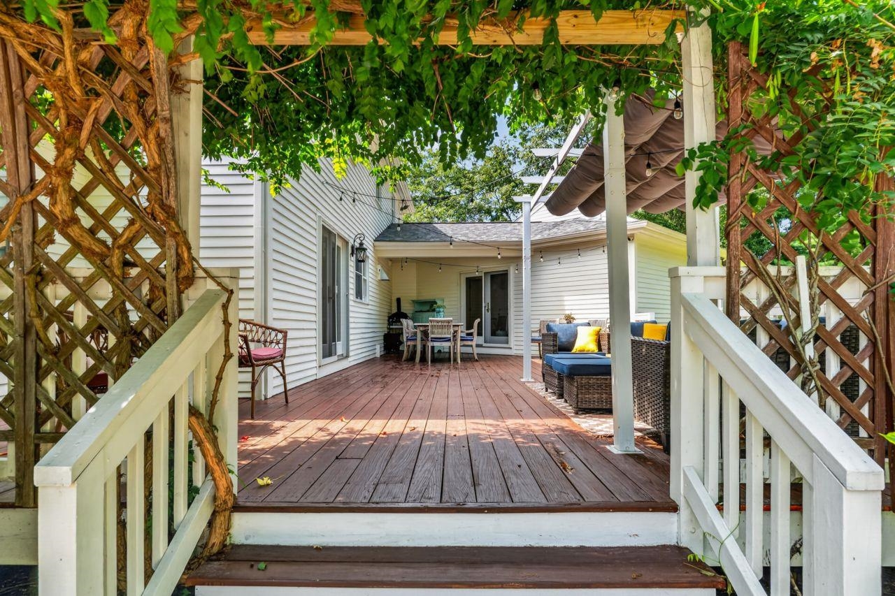 5 Roberta Drive Property Photo 17