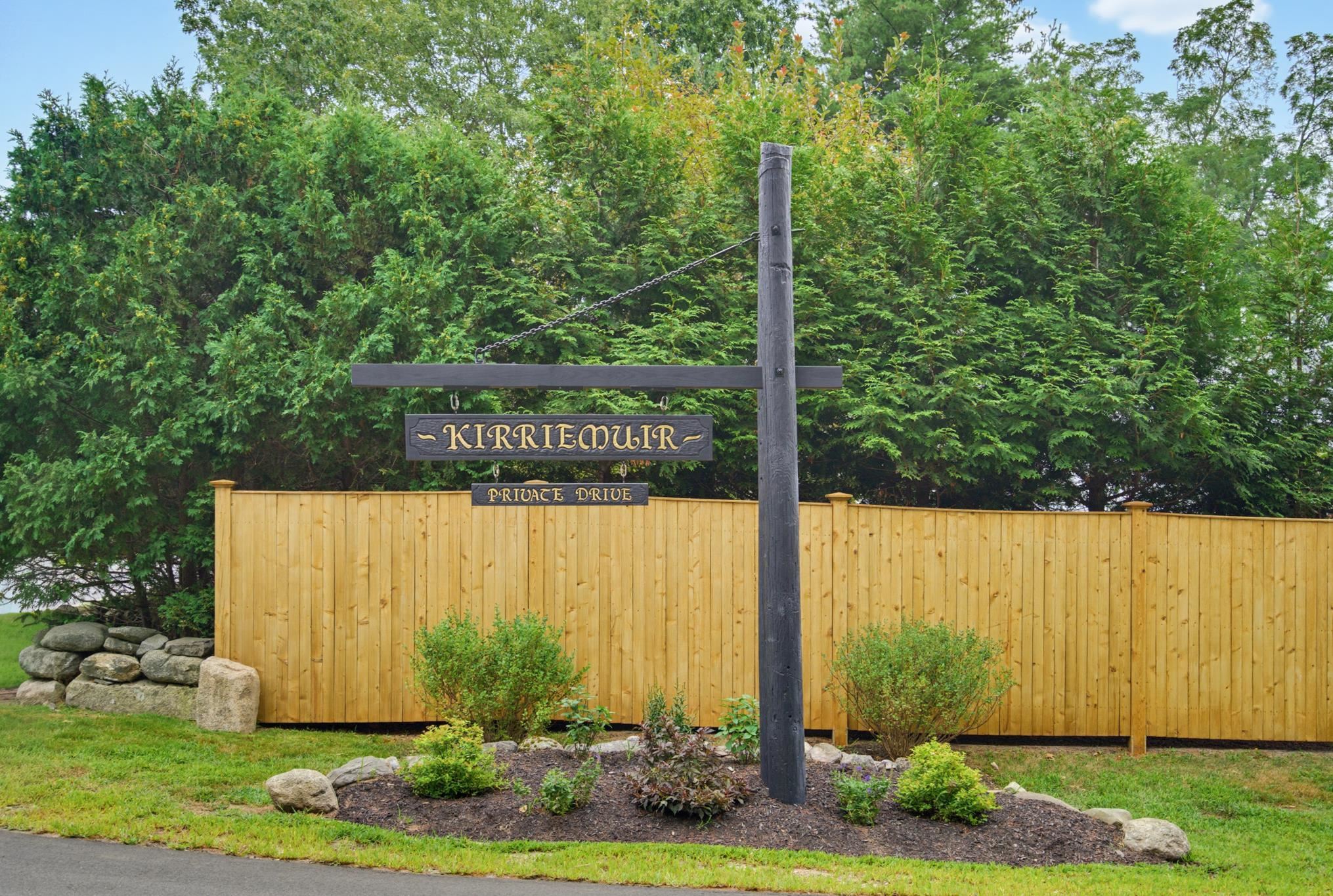 15 Kirriemuir Road Property Photo 5
