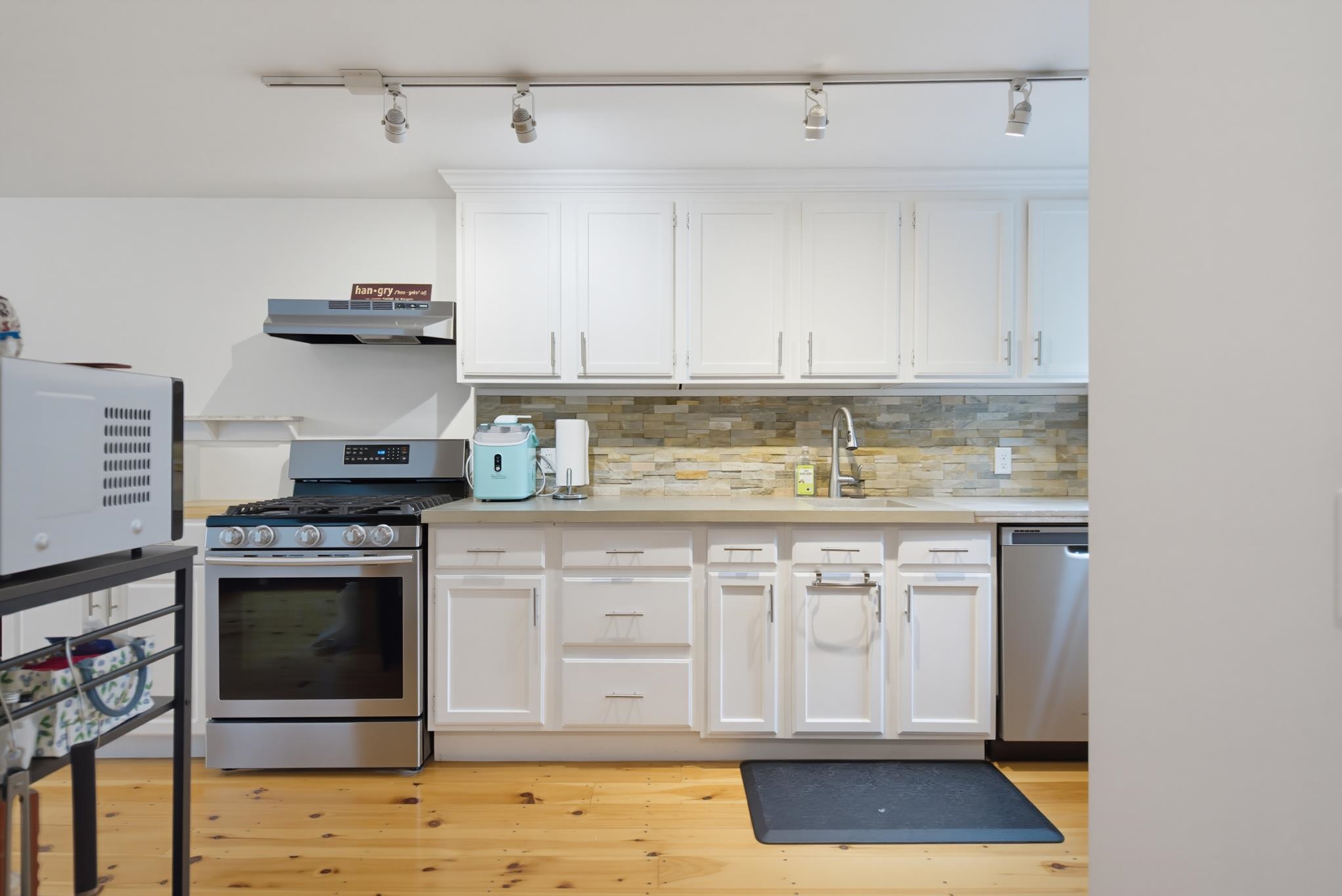 15 Kirriemuir Road Property Photo 7