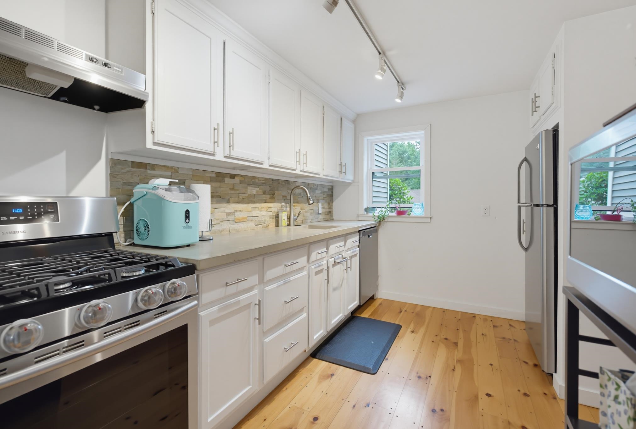 15 Kirriemuir Road Property Photo 8
