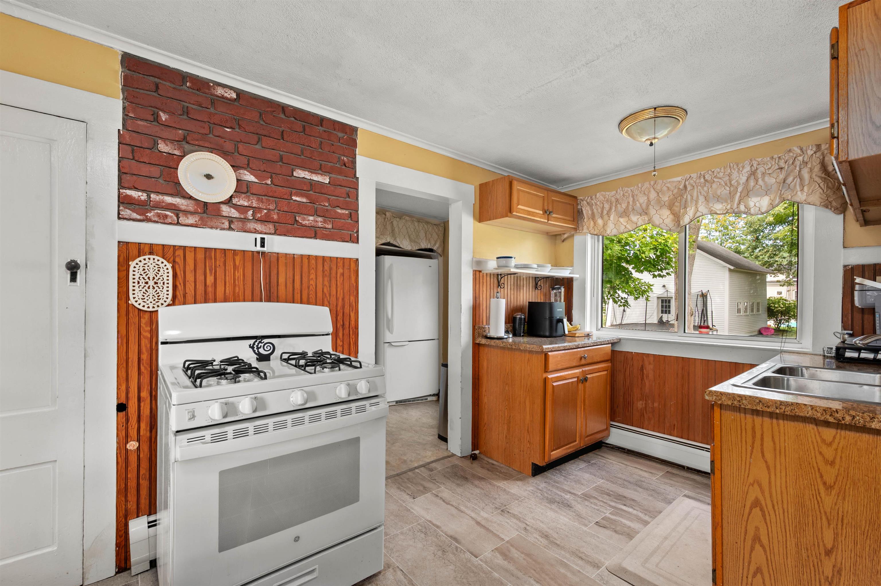 20 Lawrence Street Property Photo 16