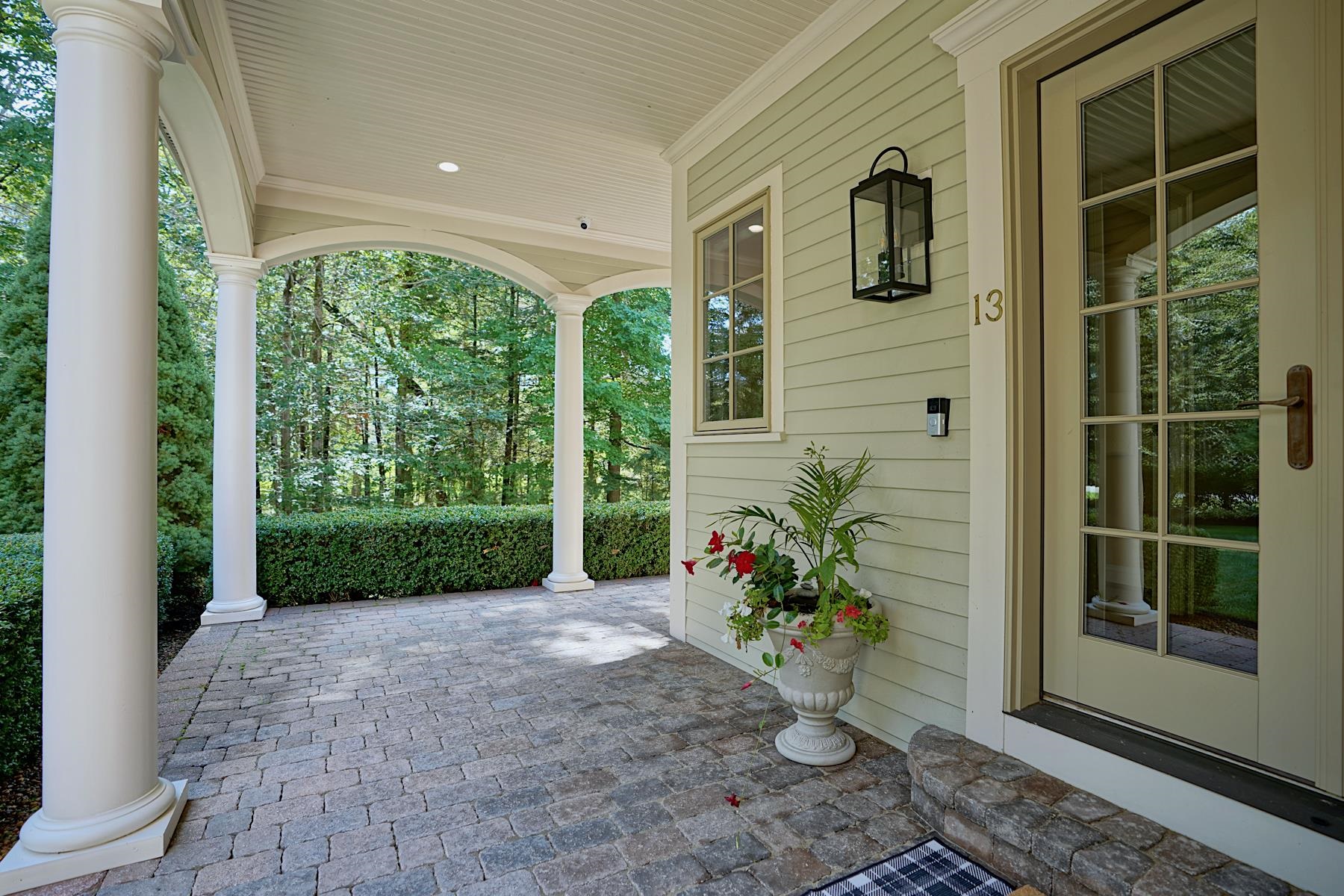 13 Squier Drive Property Photo 5
