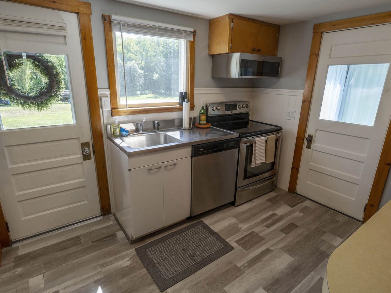 123 Batchelder Street Property Photo 8