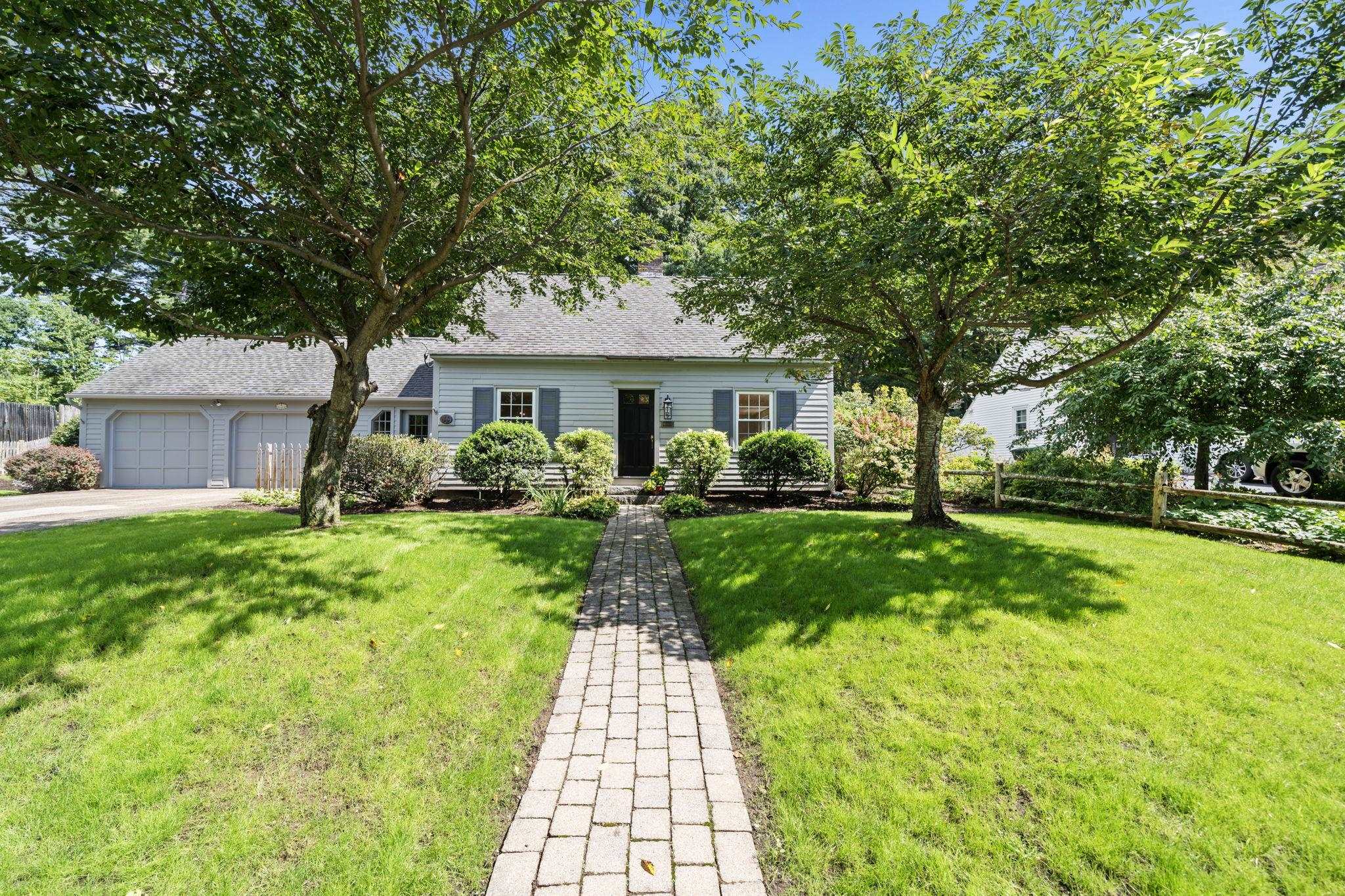 9 Hillside Drive Property Photo 1