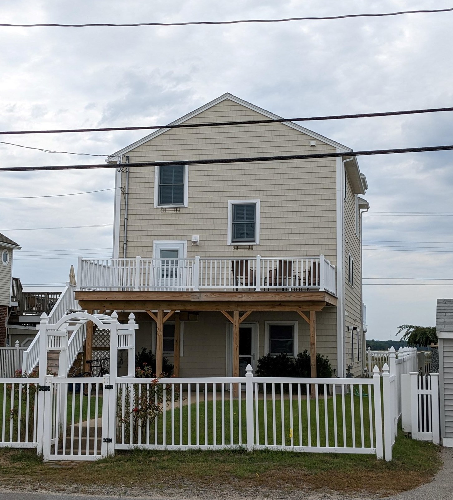 279 Portsmouth Avenue Property Photo 1
