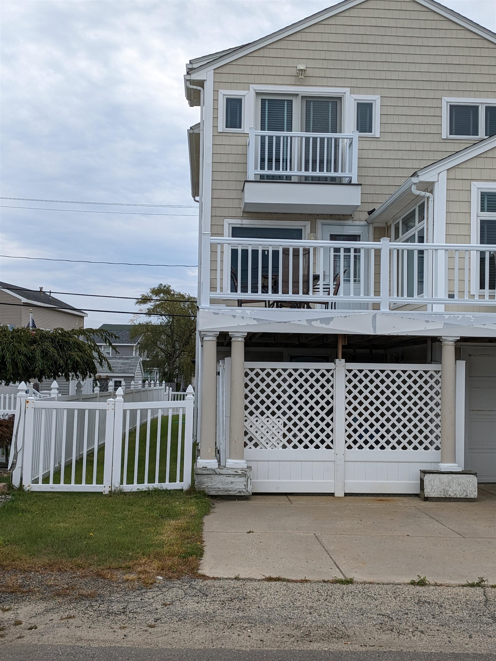 279 Portsmouth Avenue Property Photo 2