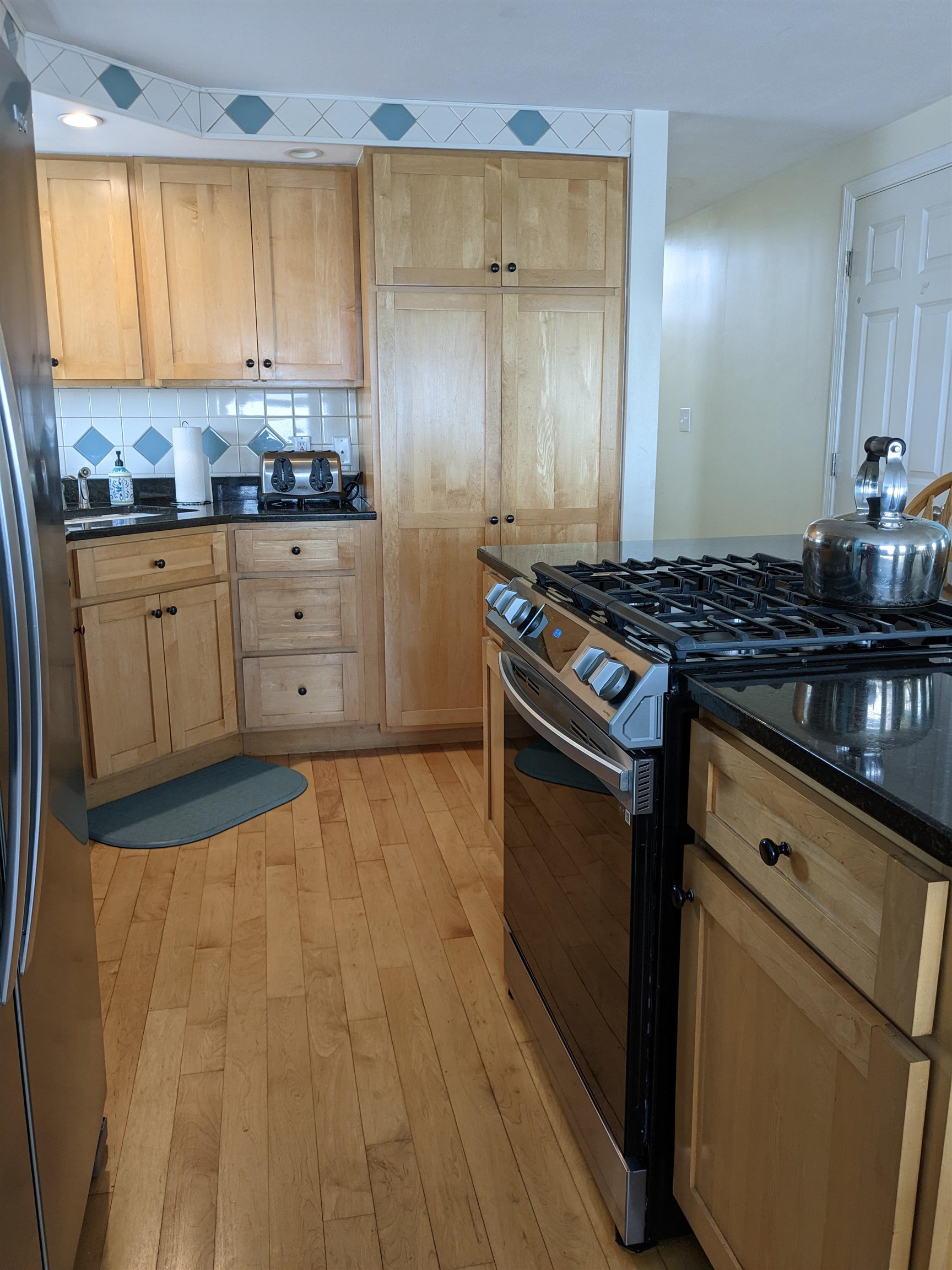 279 Portsmouth Avenue Property Photo 6