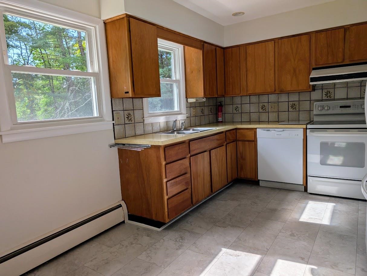 354 Amesbury Road Property Photo 12