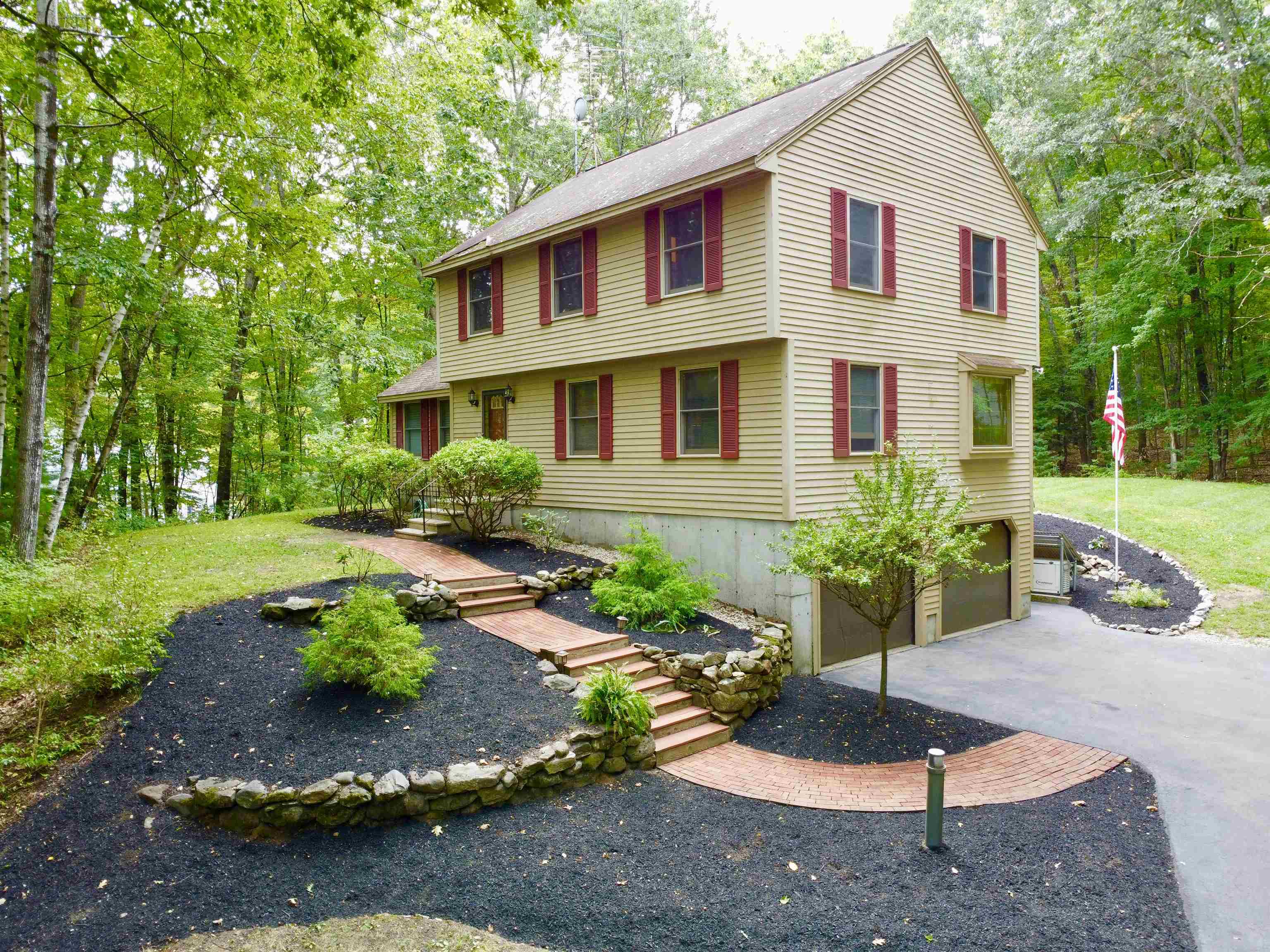16 Windsor Drive Property Photo 2