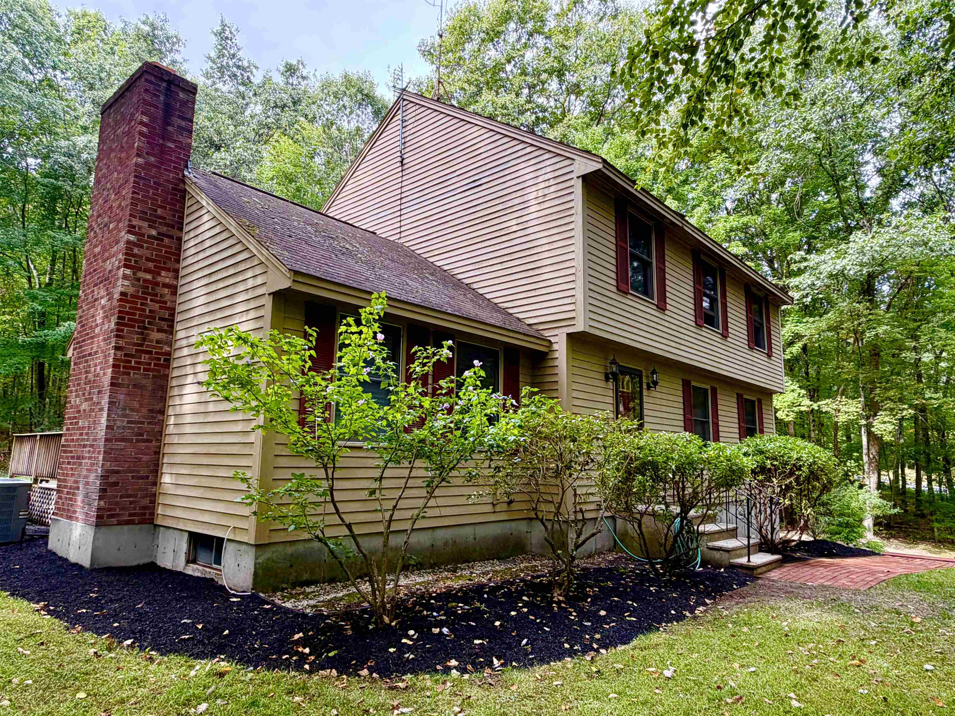 16 Windsor Drive Property Photo 3