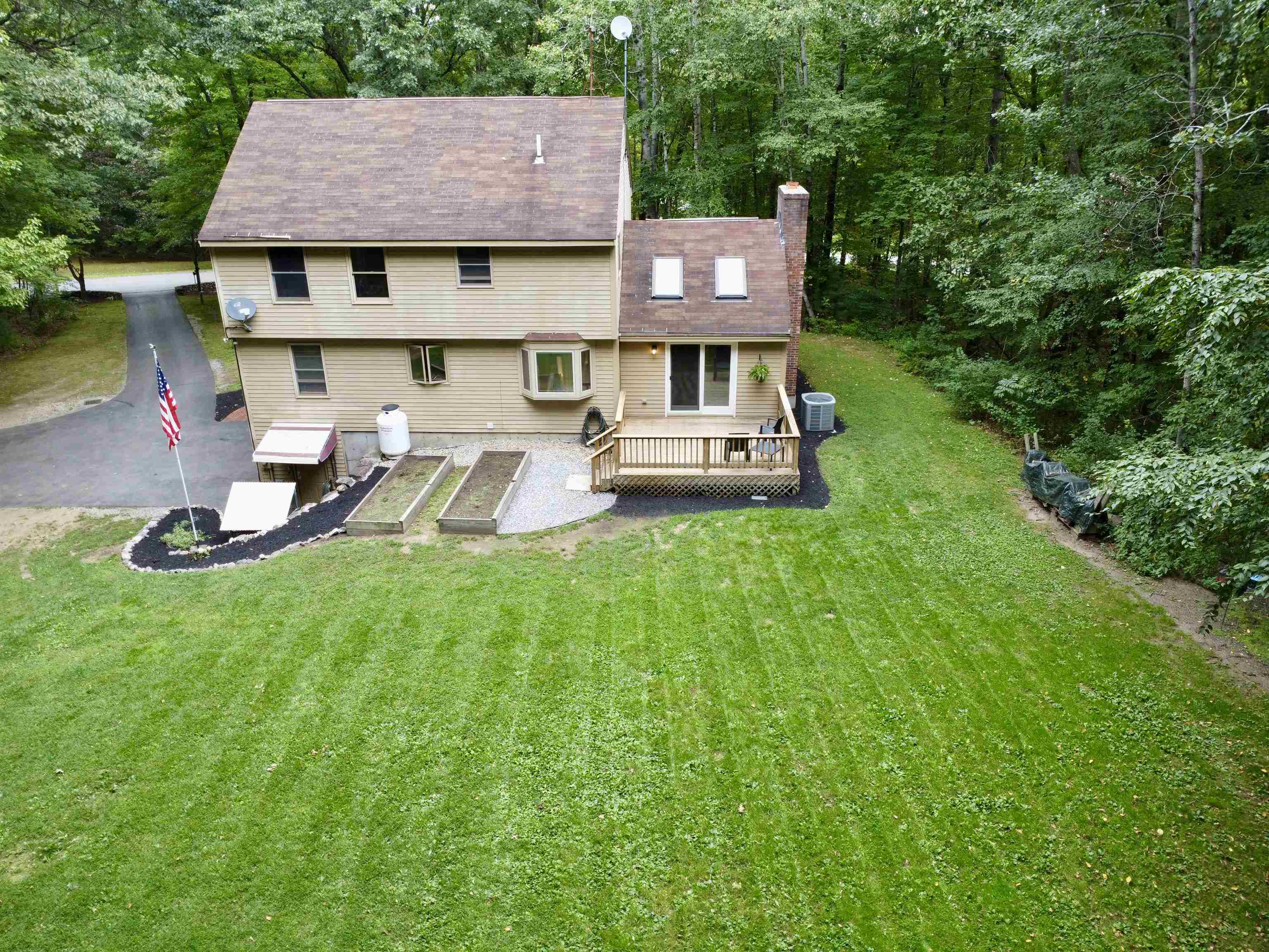 16 Windsor Drive Property Photo 4