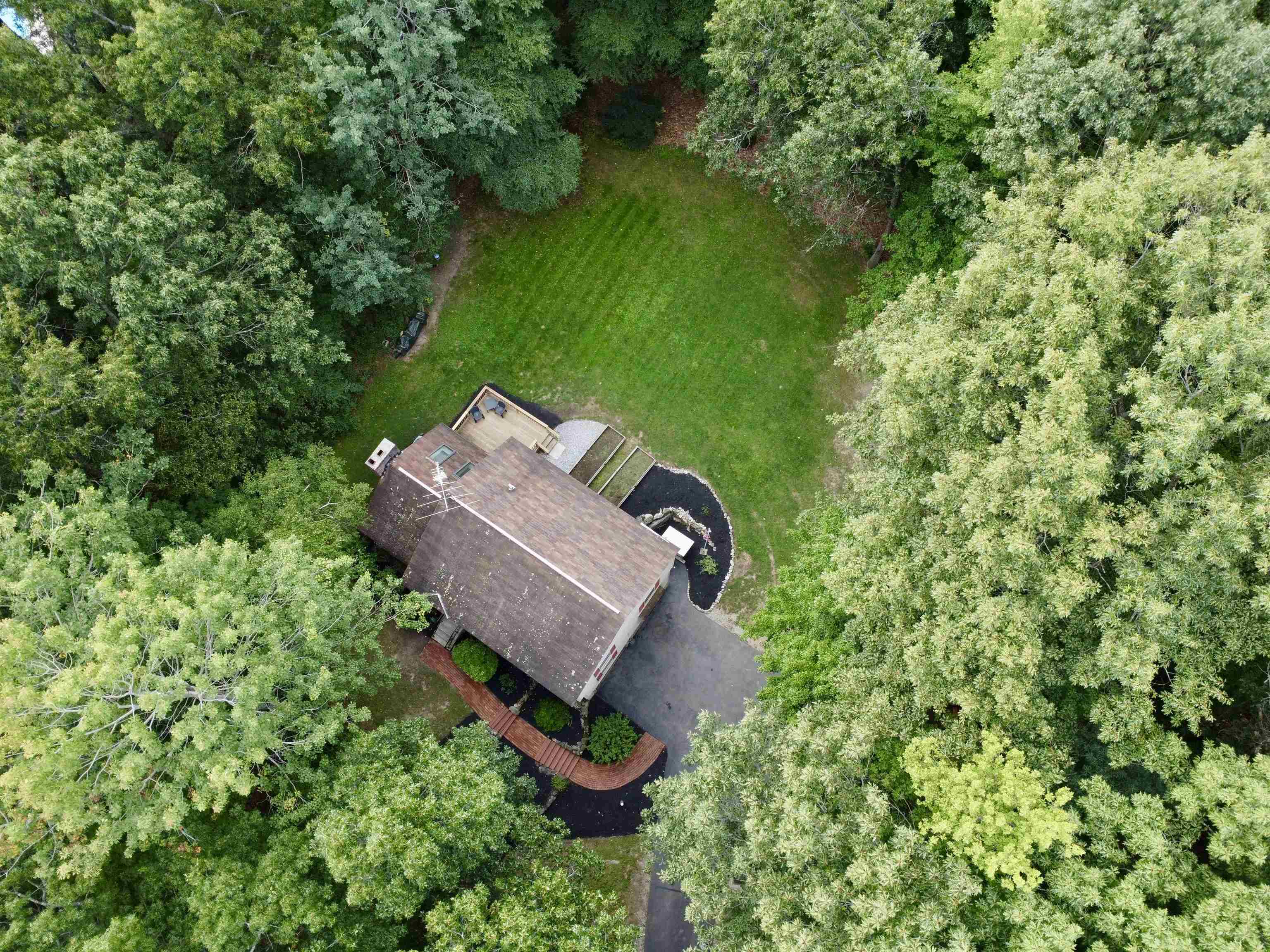 16 Windsor Drive Property Photo 6