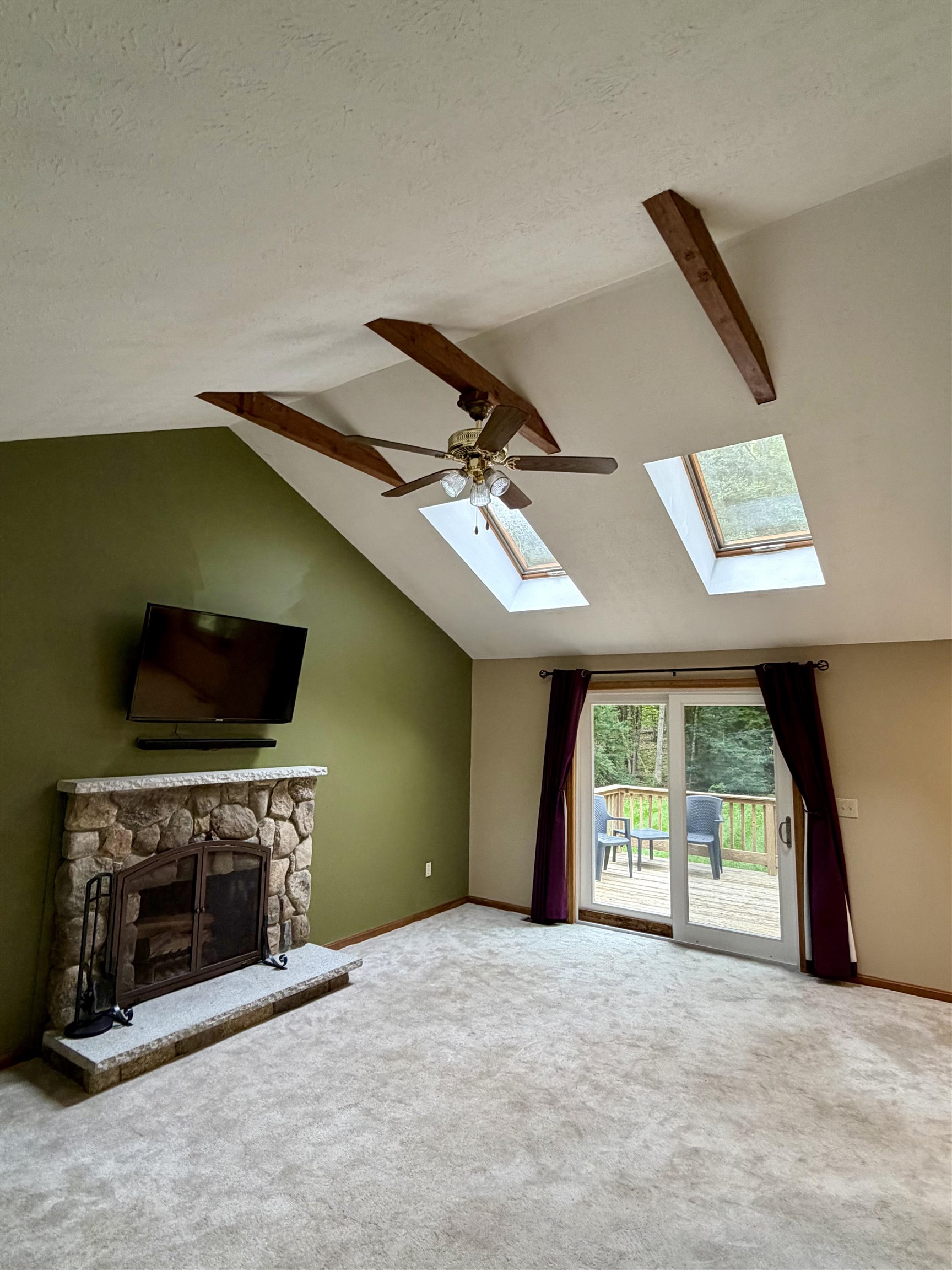 16 Windsor Drive Property Photo 19