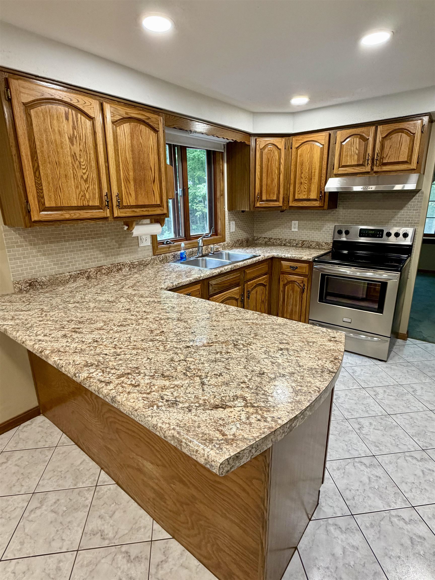 16 Windsor Drive Property Photo 22