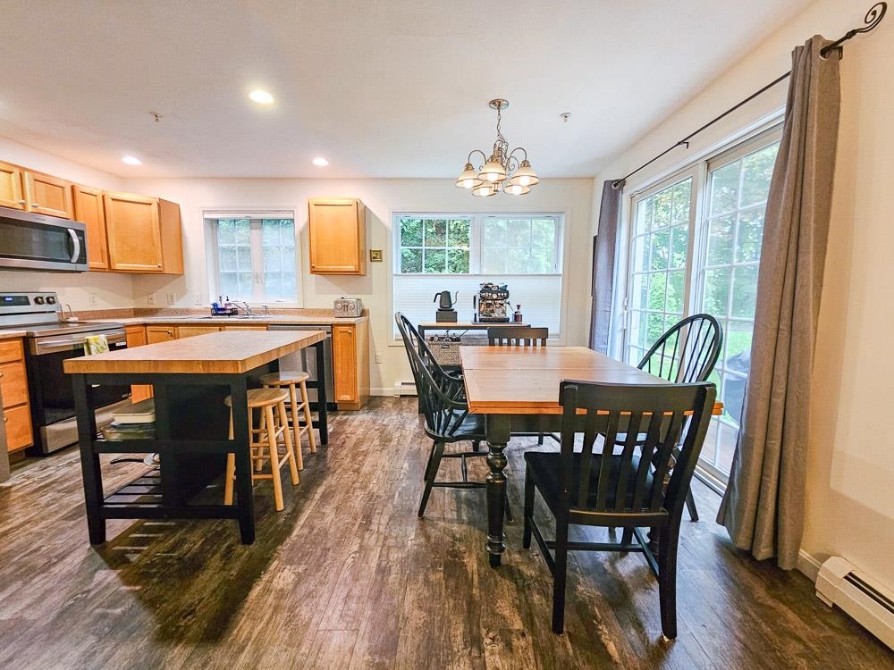 7 Capital Drive Property Photo 3